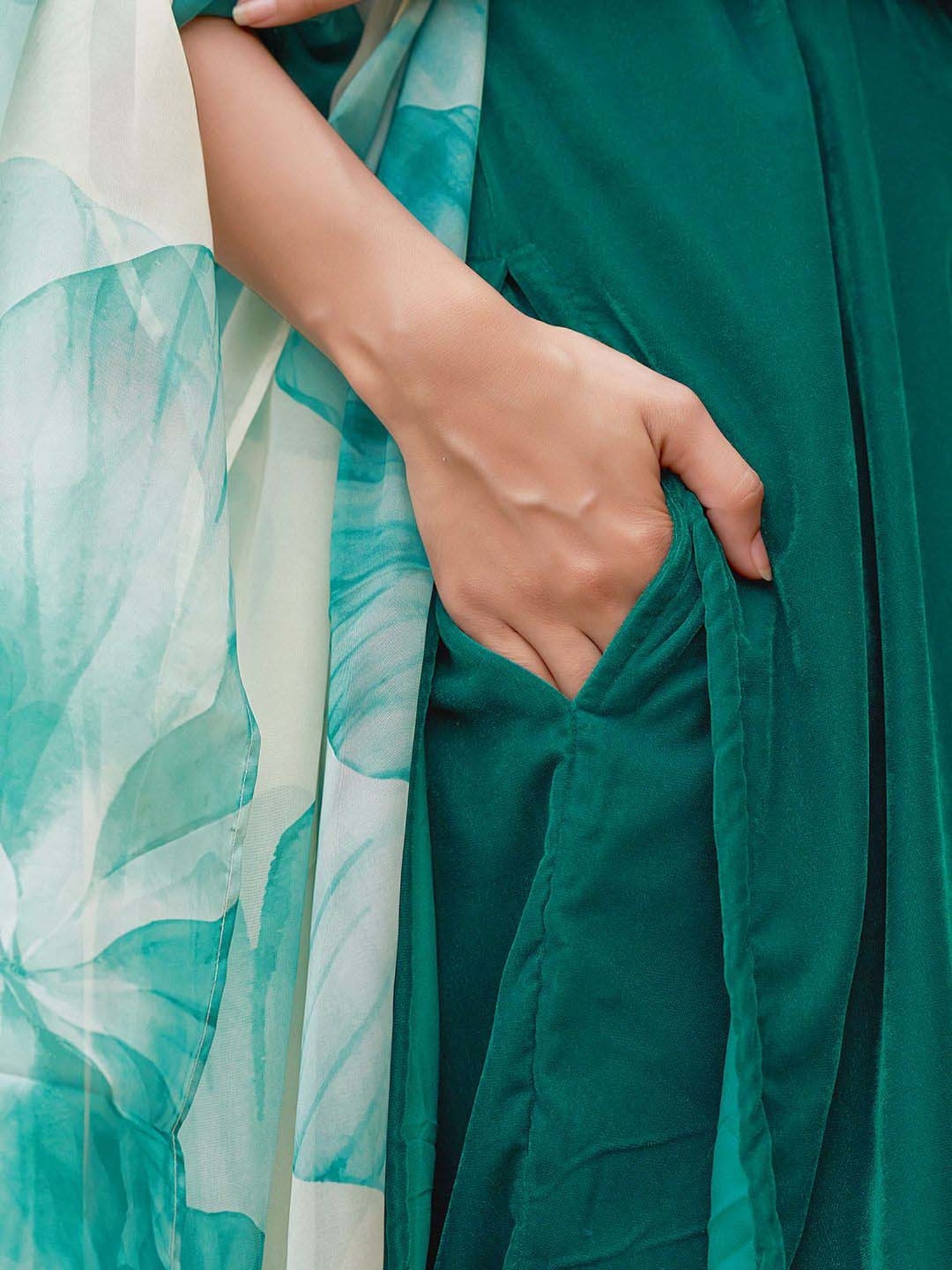 Skylee Green Embroidered Kurta Pant Set With Dupatta