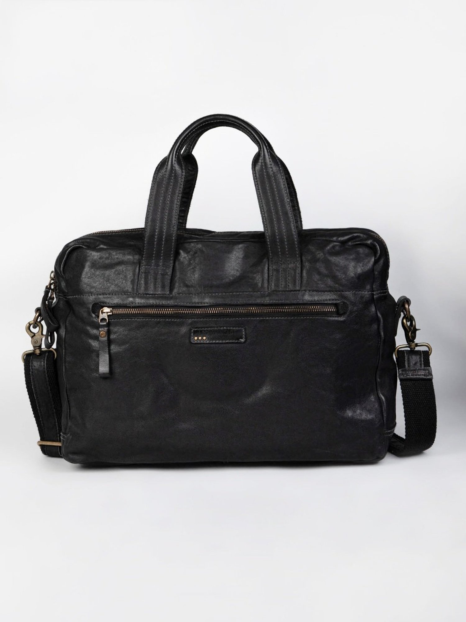 Art N Vintage Logan Black Leather Solid Large Laptop Messenger Bag