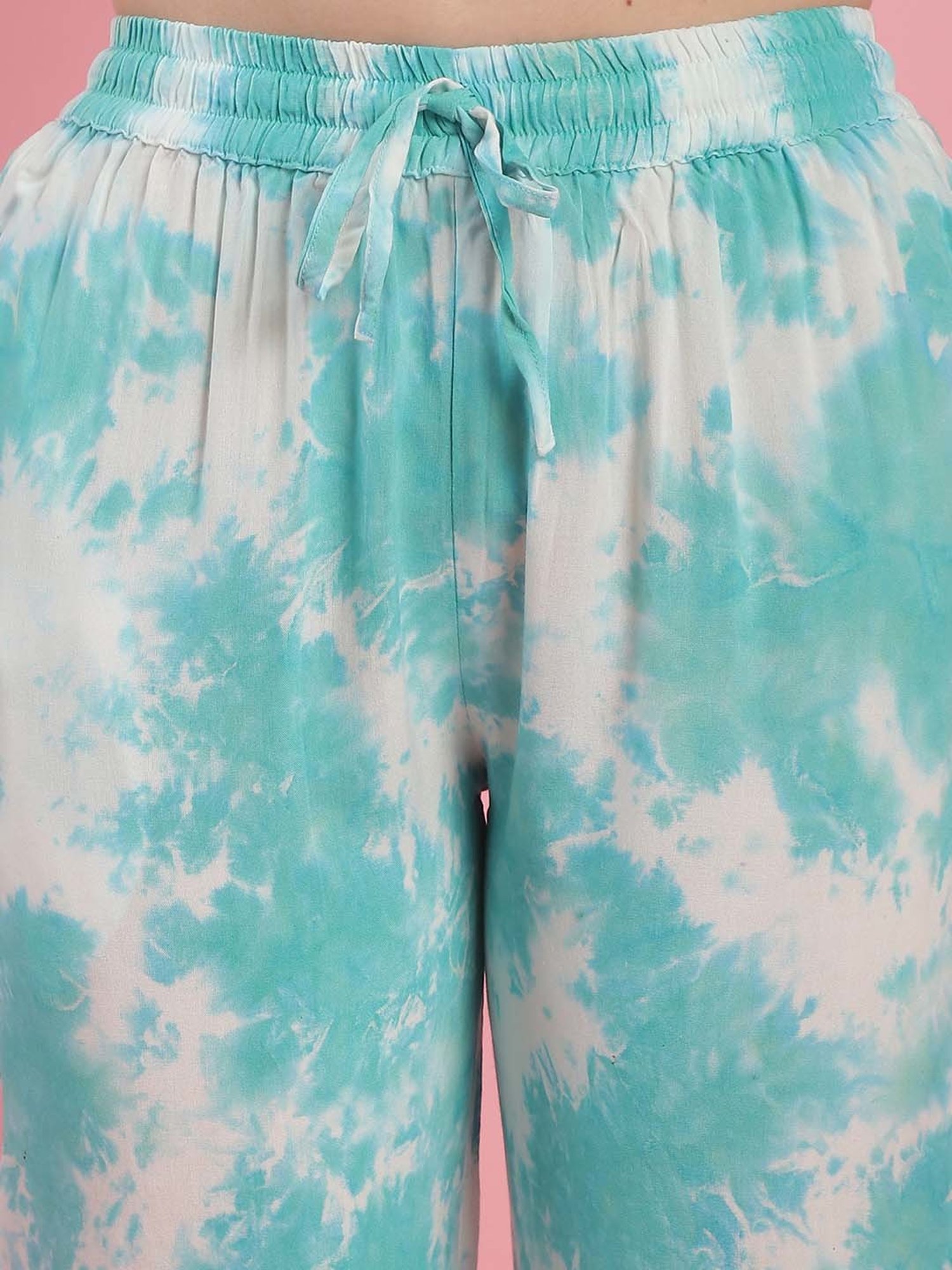 Prakrti Blue & White Tie & Dye Top Capri Set