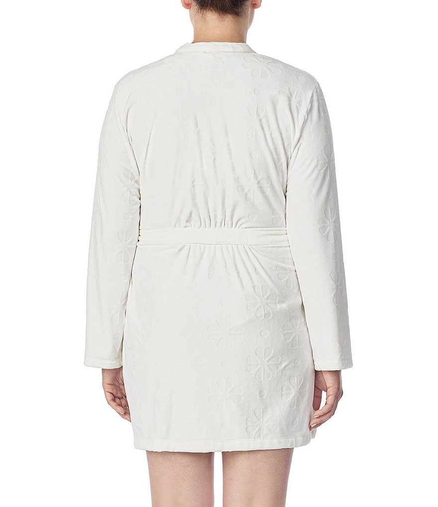 kate spade new york Plus Embossed Floral Plush Long Sleeve Flat Band Neck Self-Tie Short Wrap Robe