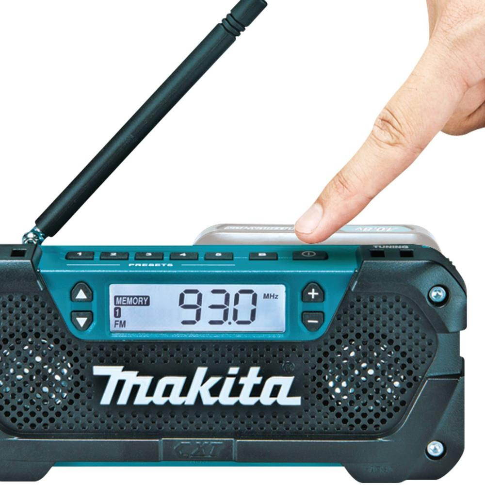 Makita Cordless Compact Job Site AM/FM Radio (Battery Not Included)