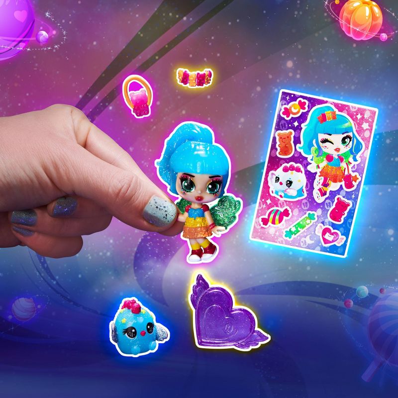 Hatchimals Pixies Cosmic Candy Pixie with 2 Accessories and Exclusive CollEGGtible