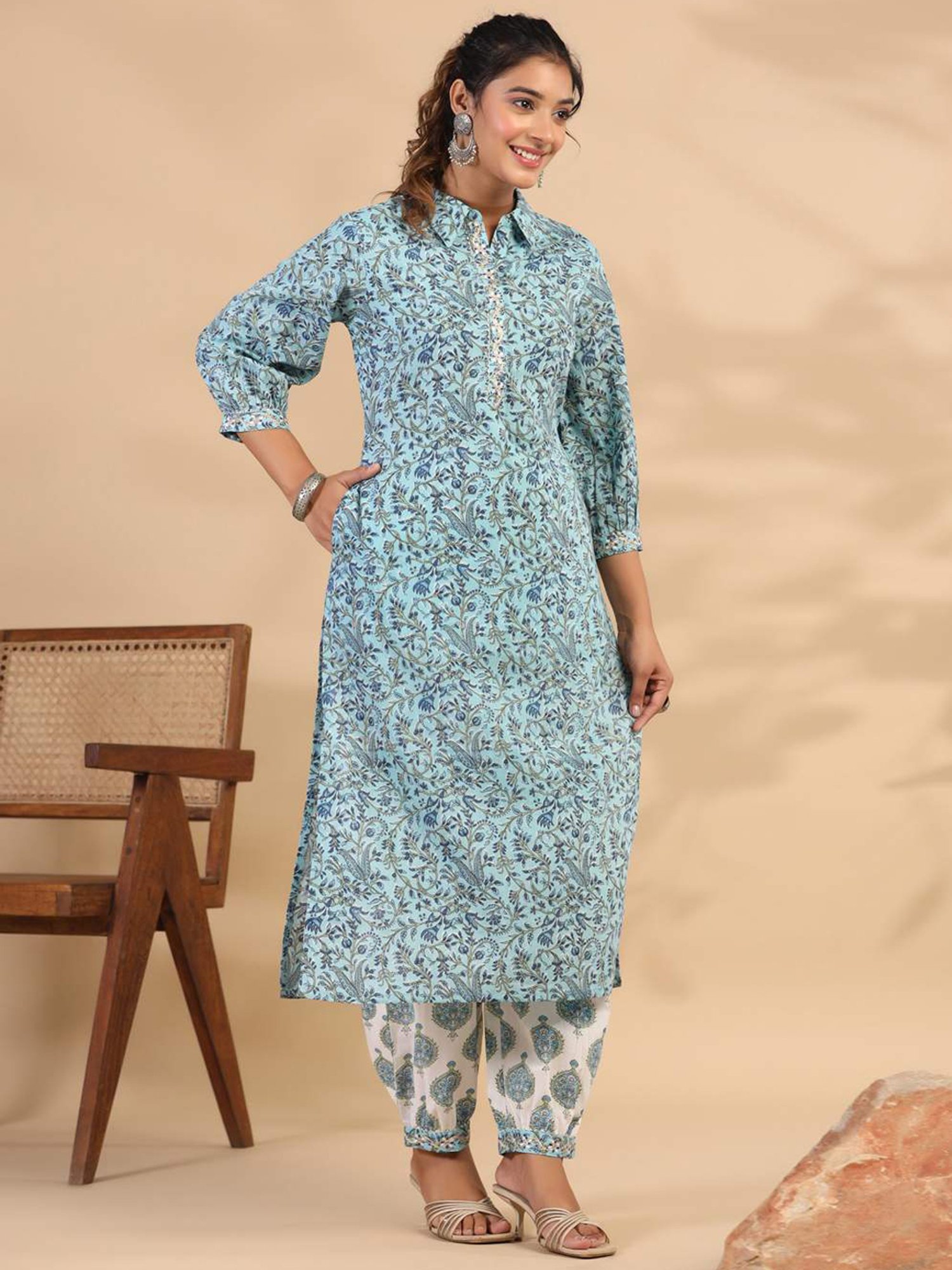 READIPRINT FASHIONS Blue & White Cotton Floral Print Kurta Salwaar Set