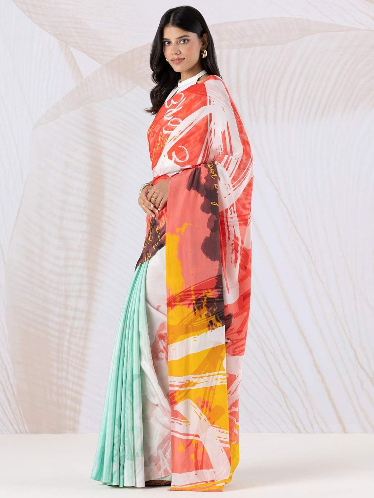 navyasa by liva Peach & Green Printed Saree With Unstitched Blouse