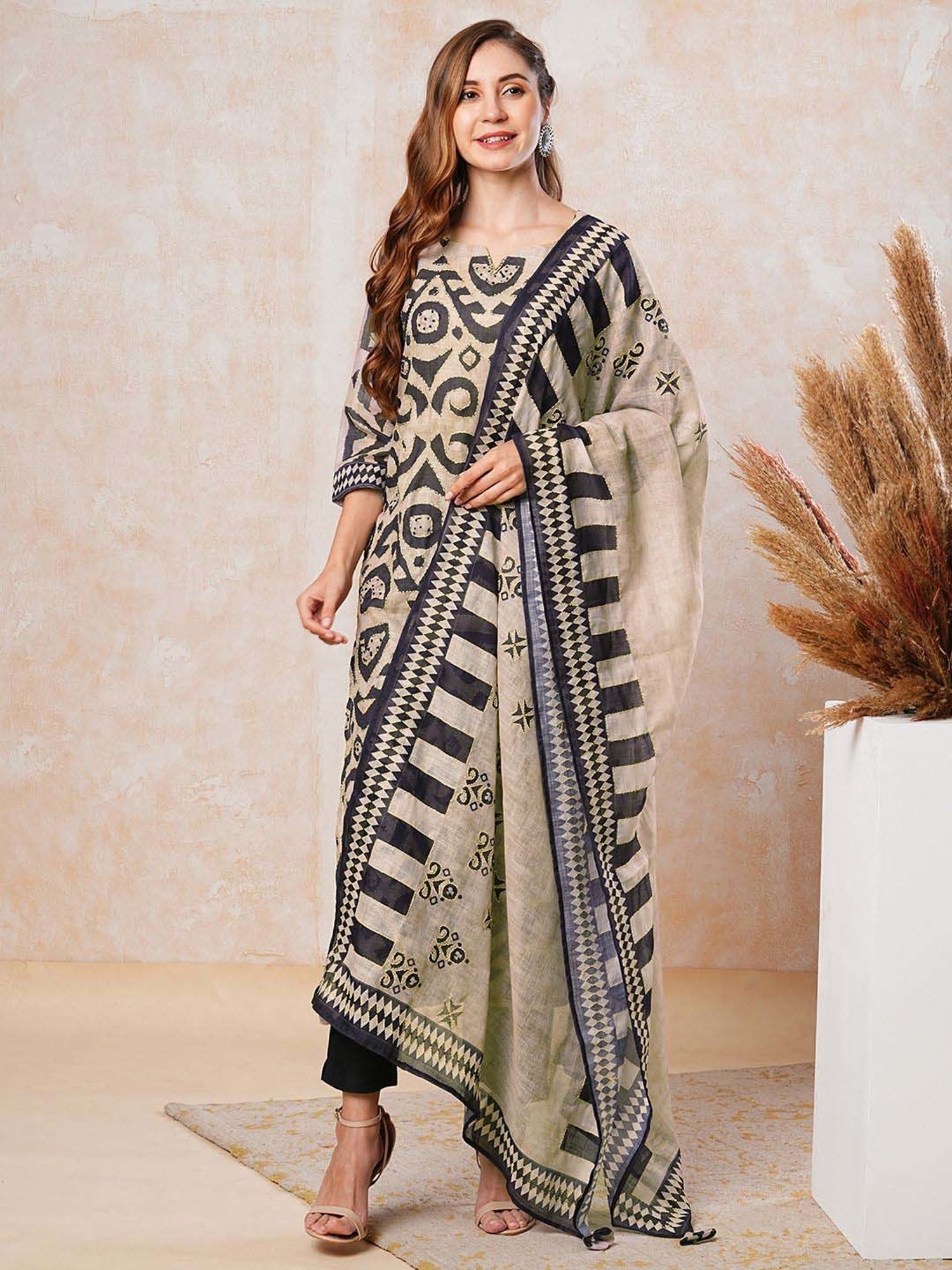 Saffron Threads Black Printed Straight Kurta