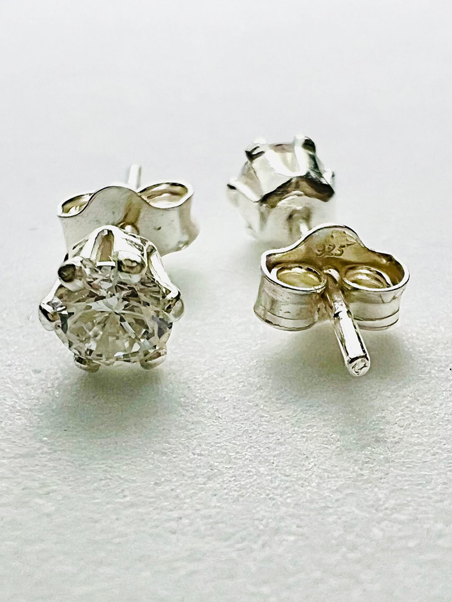 Arte Jewels 925 Sterling Silver Round Solitaire Stud Earrings for Women & Girls