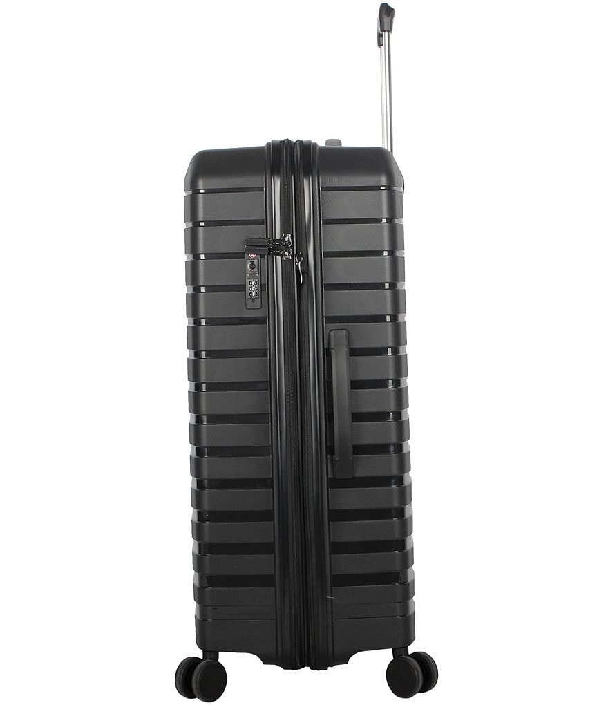 Pathfinder Resort Collection 28#double; Hardside Spinner