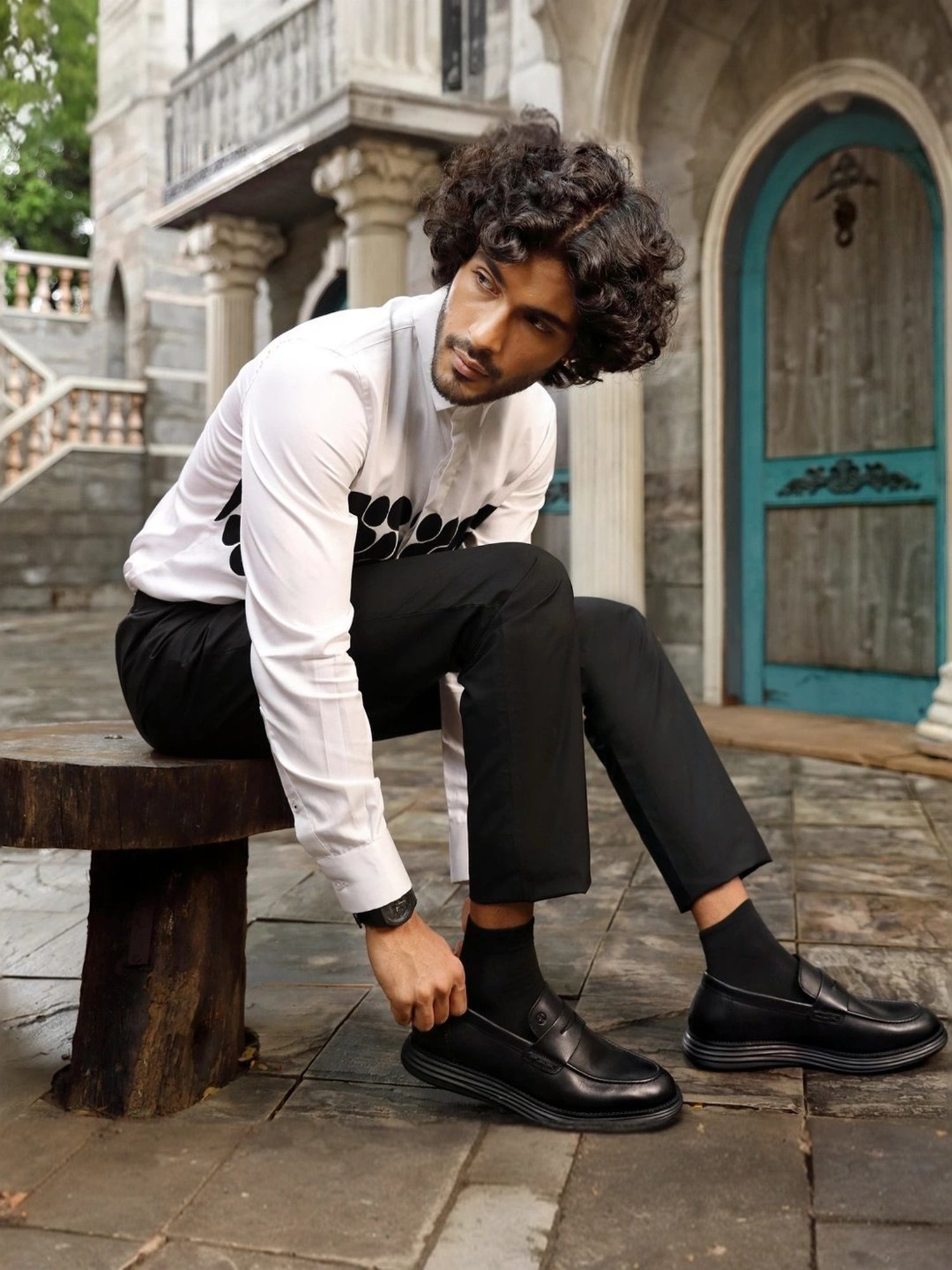 Thomas Crick Men's Black Loafers