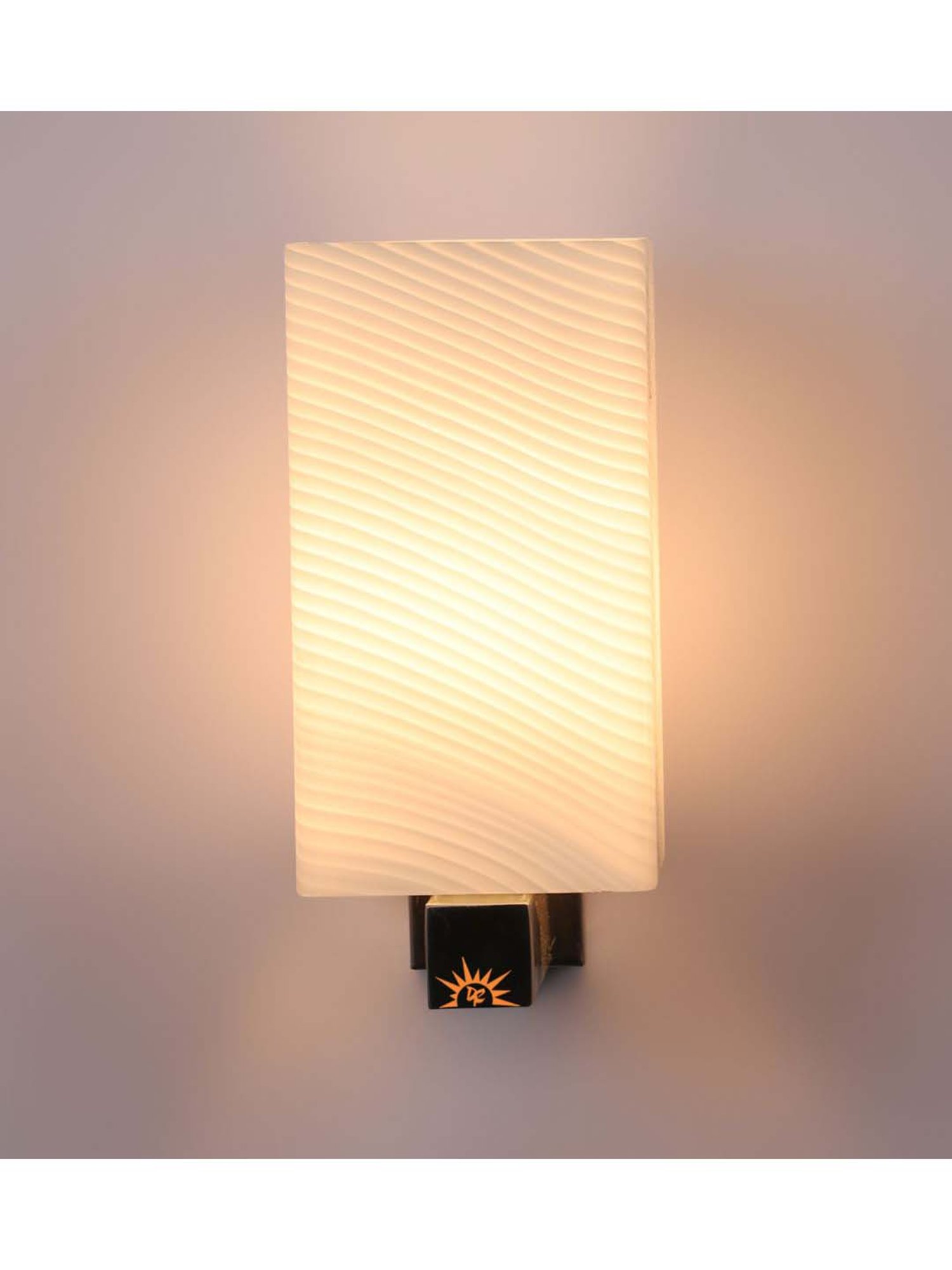 DecorativeRay White Wall Light - Set of 1