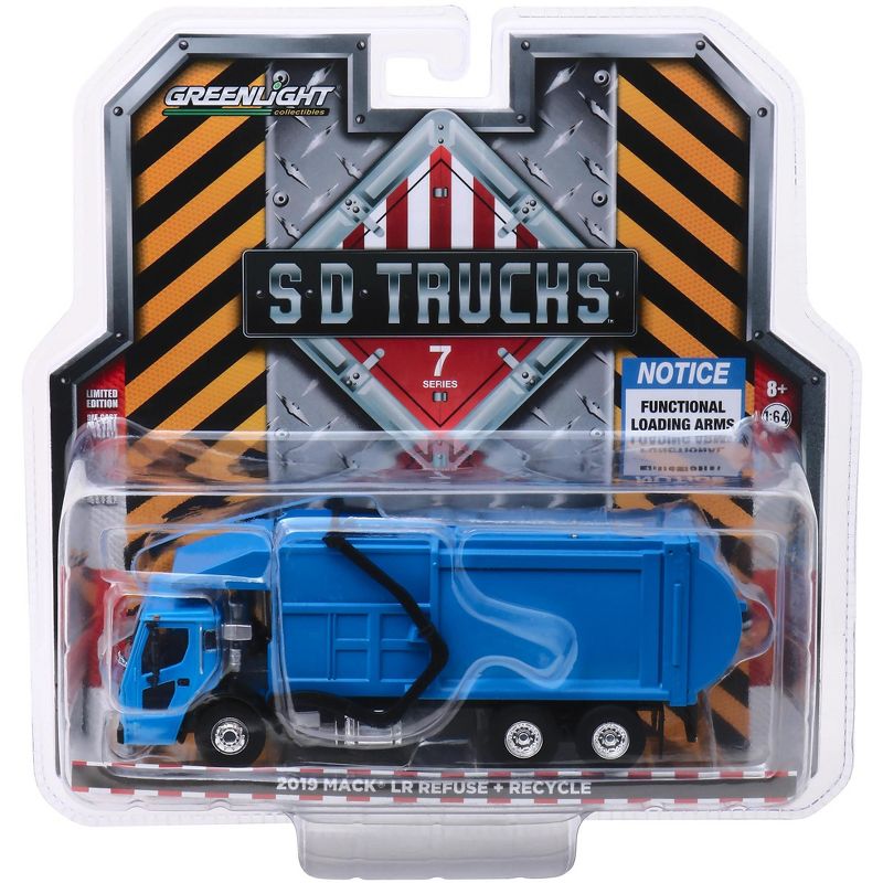 Porsche Macan Turbo Red 1/24 Diecast Model Car by Welly