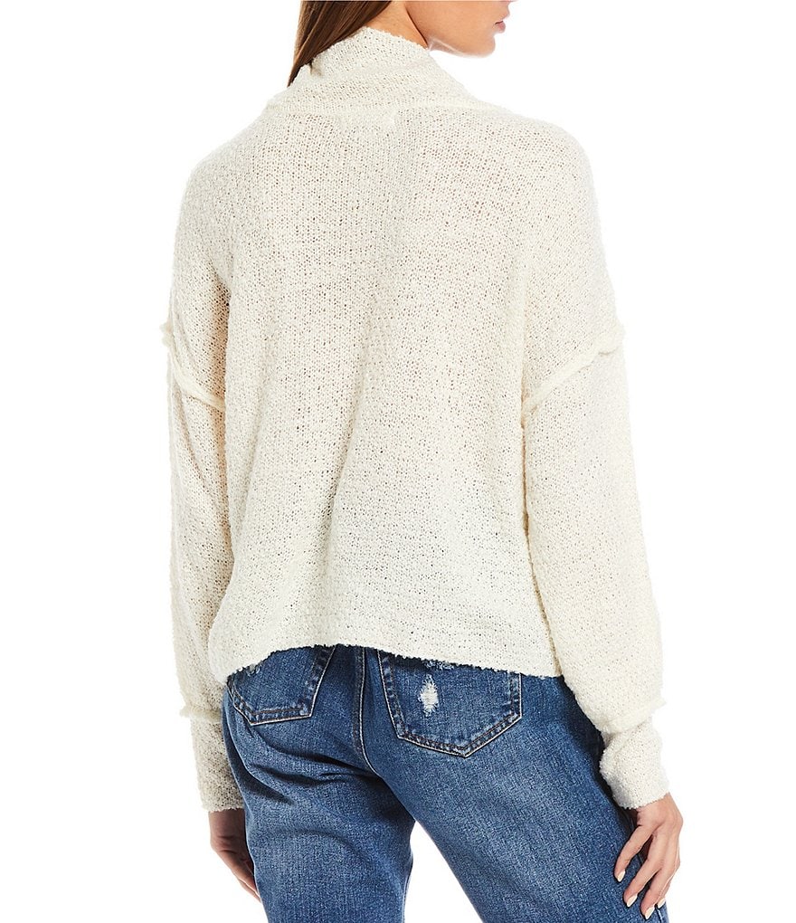 GB Round Neck Fuzzy Eyelash Sweater