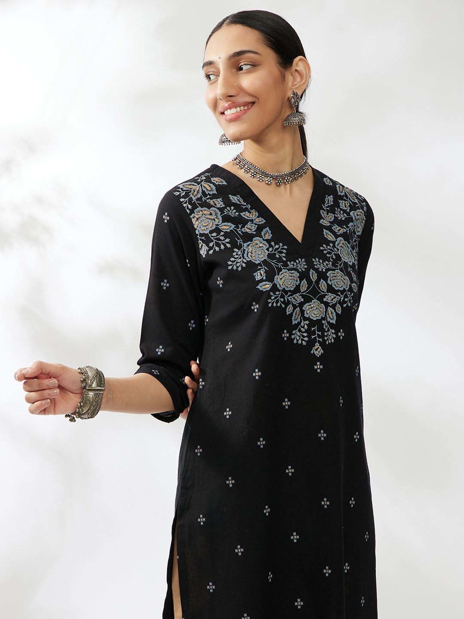Daali Black Cotton Floral Print Straight Kurta