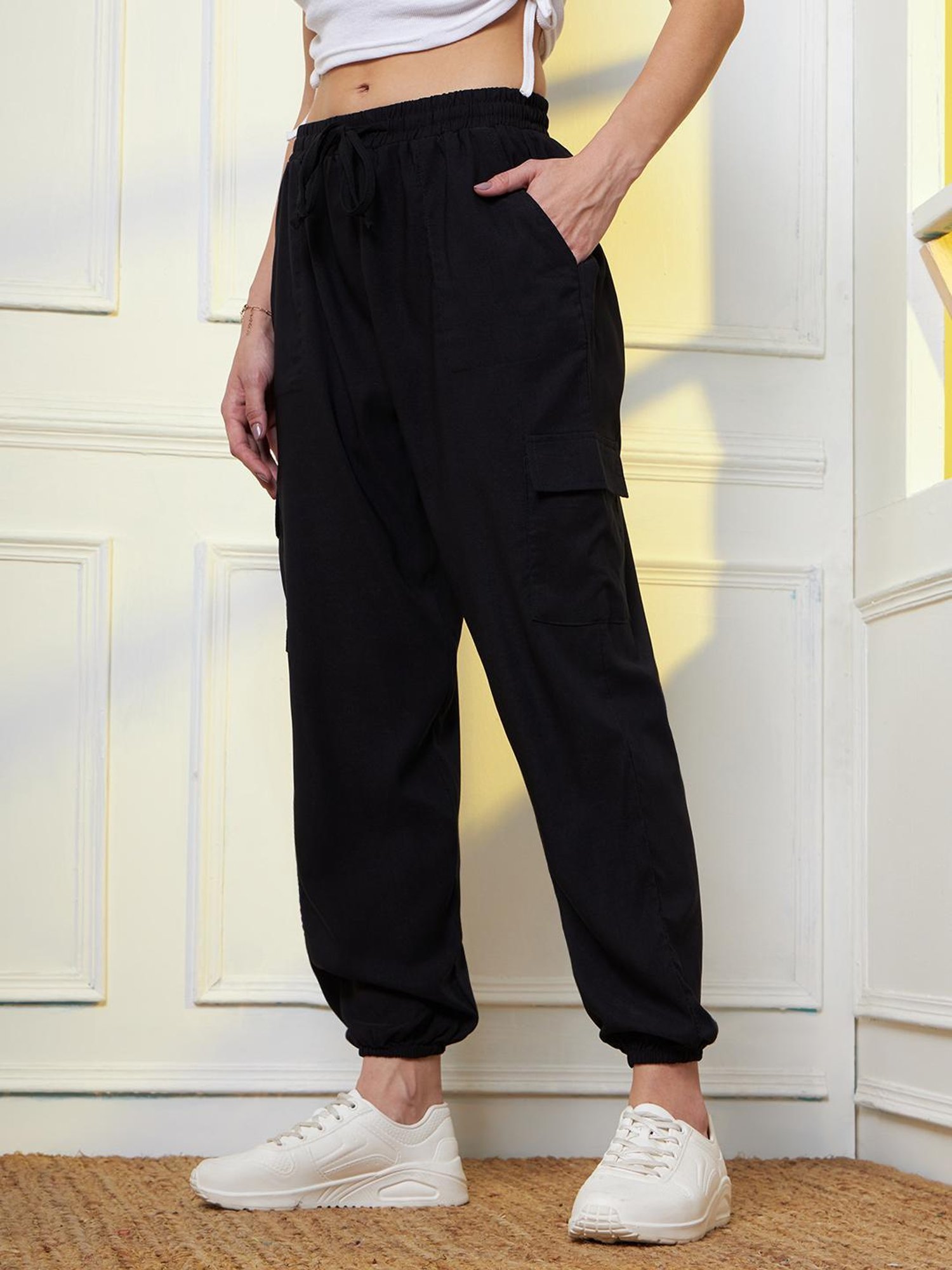 FITHUB Black Regular Fit High Rise Joggers