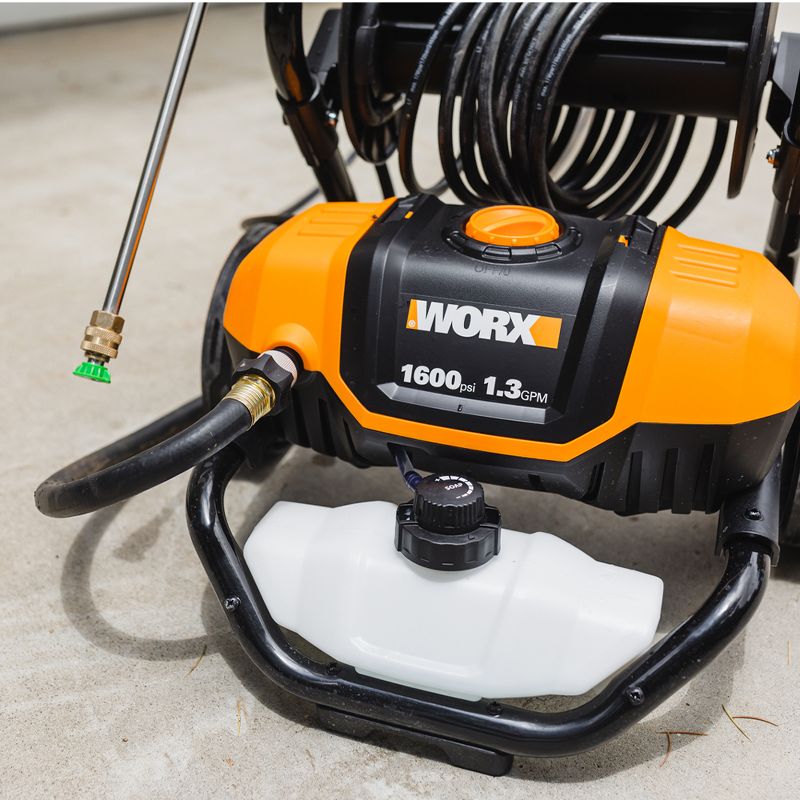 Worx WG604  13Amp, 2240 MAX psi / 1.93 MAX gpm Electric Pressure Washer with Rolling Cart