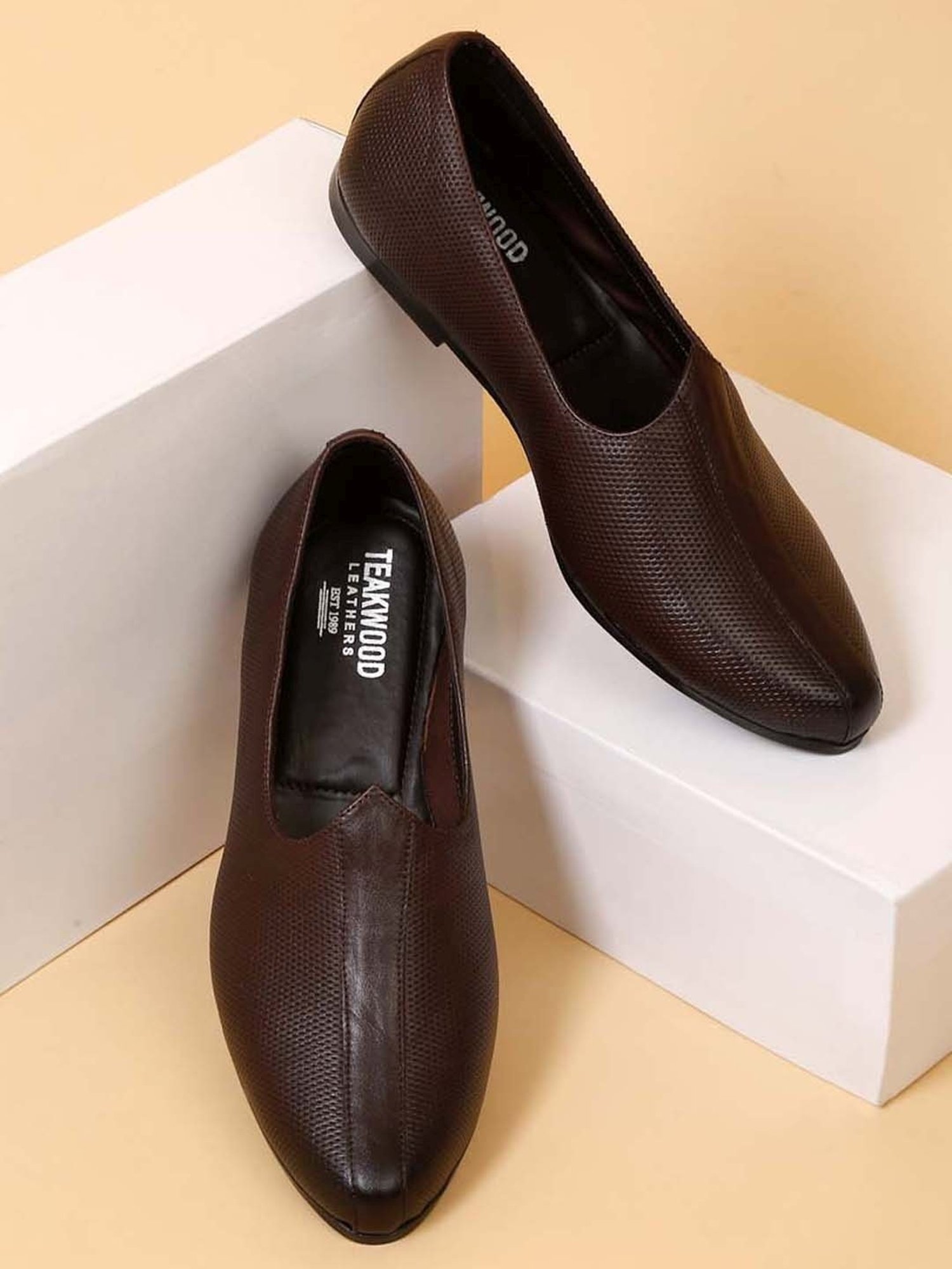 Teakwood Leathers Men's Brown Casual Juttis