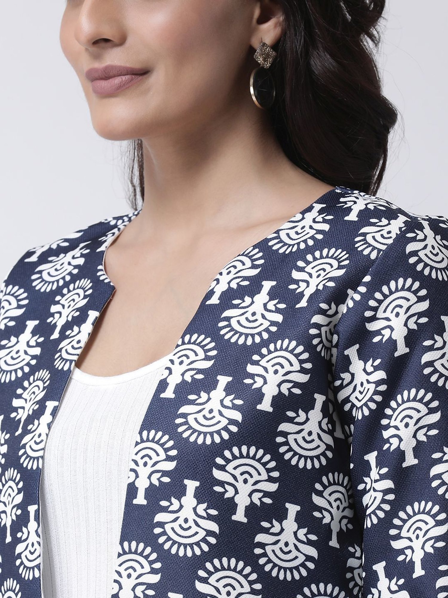 Hangup Navy Printed Shrug