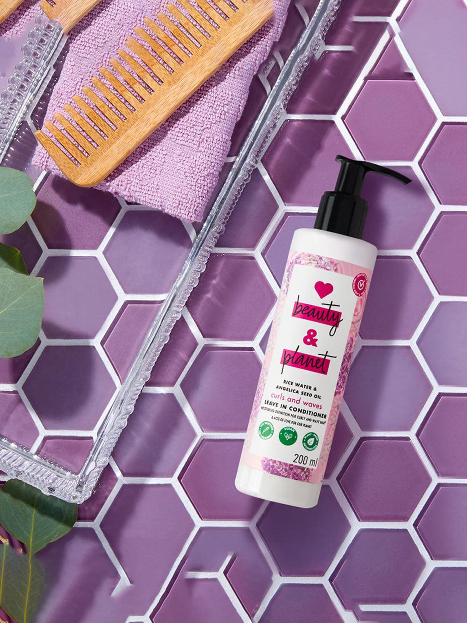 Love Beauty & Planet Rice Water & Angelica Seed Oil Curls and Waves Leave-In Conditioner - 200 ml