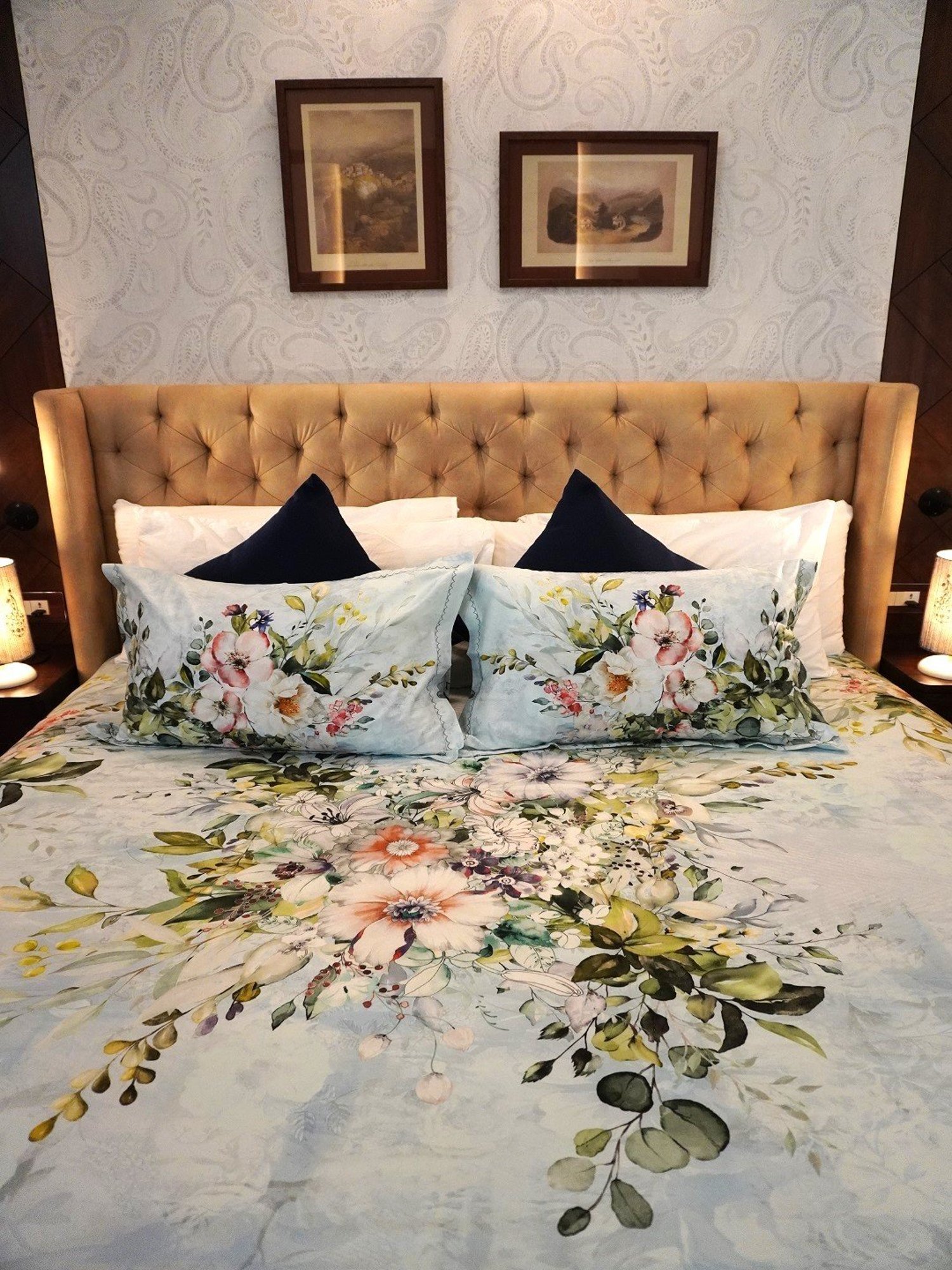 TARA Sparkling Homes Blue Luxury Cotton 350 TC Bed Sheet with 2 Pillow Covers