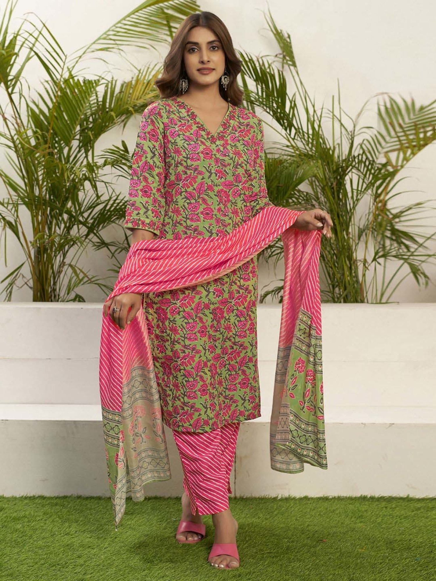 Skylee Green & Pink Printed Kurta Pant Set With Dupatta