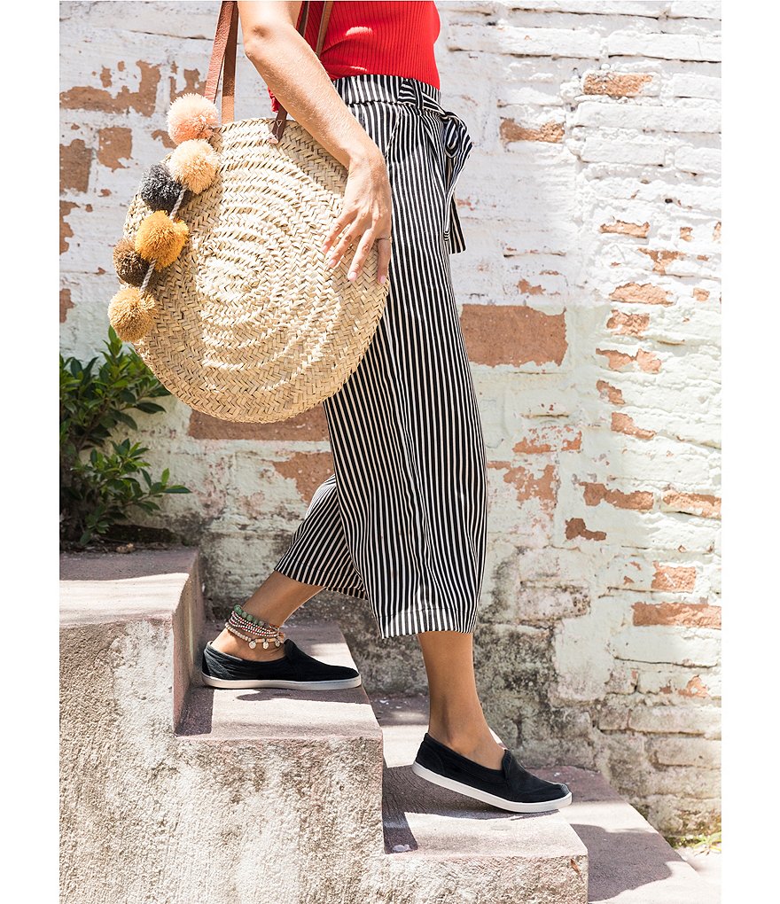 Kendall + Kylie Women's Anthracite Leopard EZORA 2.0 Low Top Lace Up Multi Sneakers