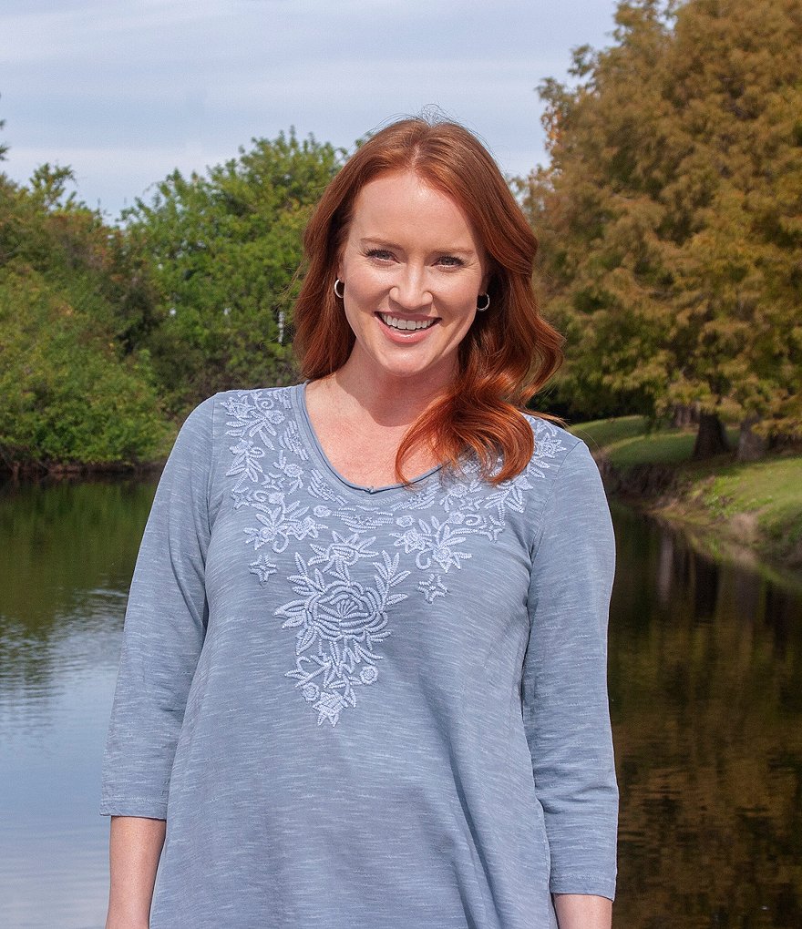 Karyn Seo Mari Vintage Tonal Embroidered V-Neck 3/4 Sleeve Scalloped Hem Cotton Tunic Top