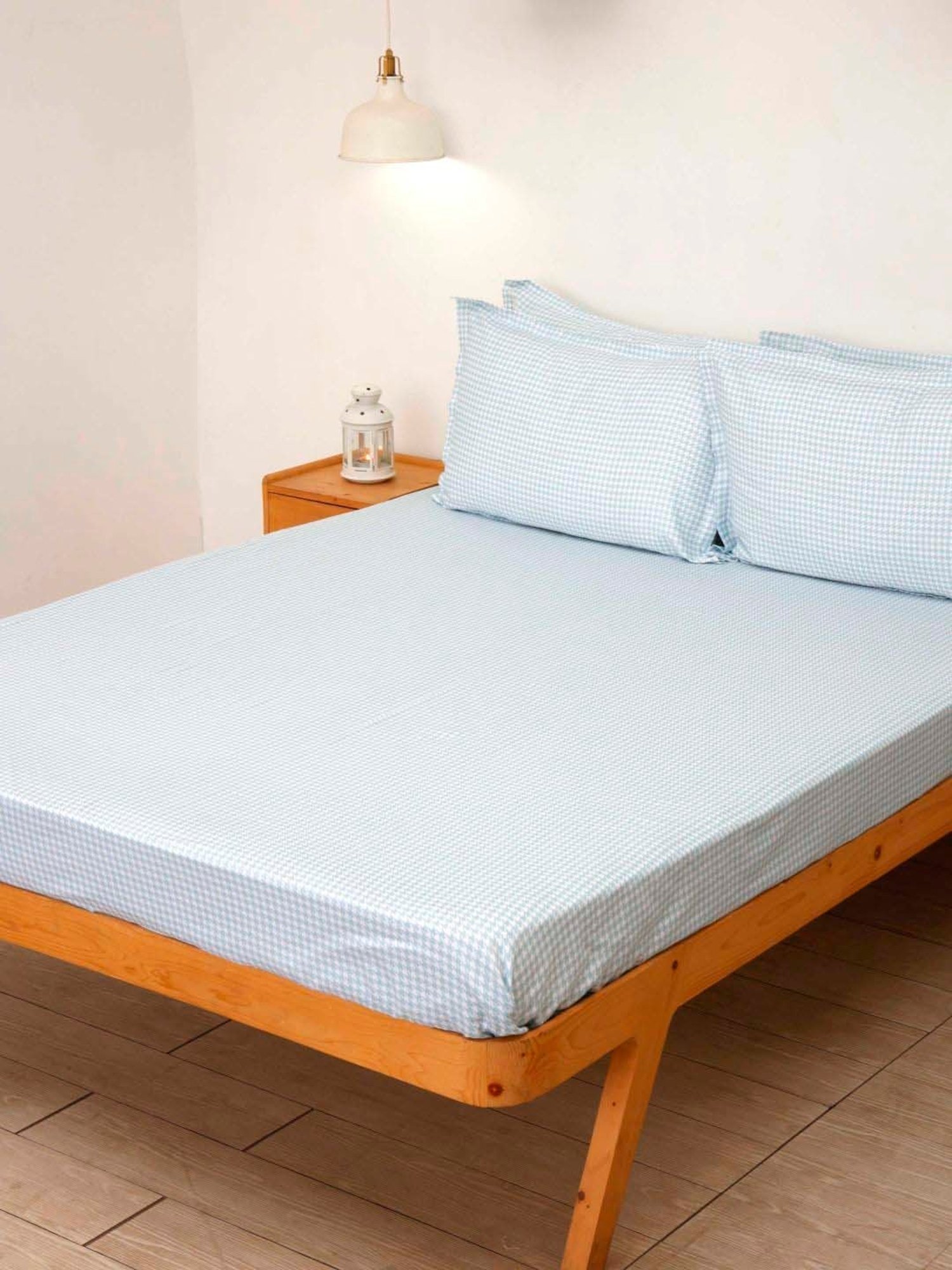 Ariana Blue Cotton 260 TC Super King Bedsheet with 2 Pillow Covers