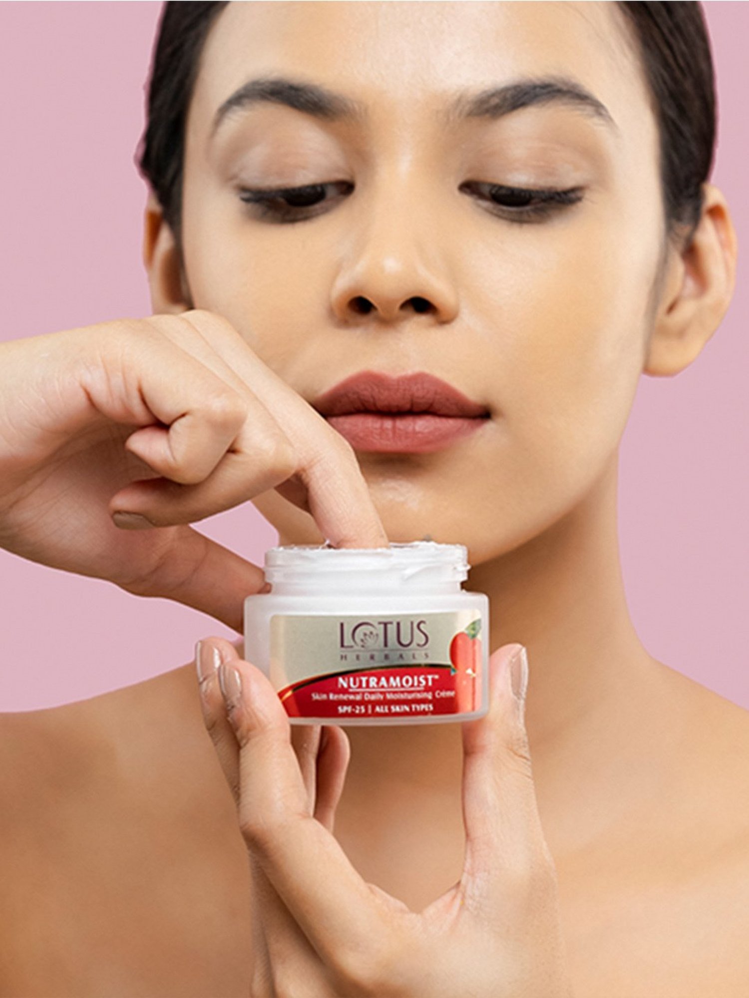 Lotus Herbals Nutramoist SPF 25 Daily Moisturising Cream - 50 gm