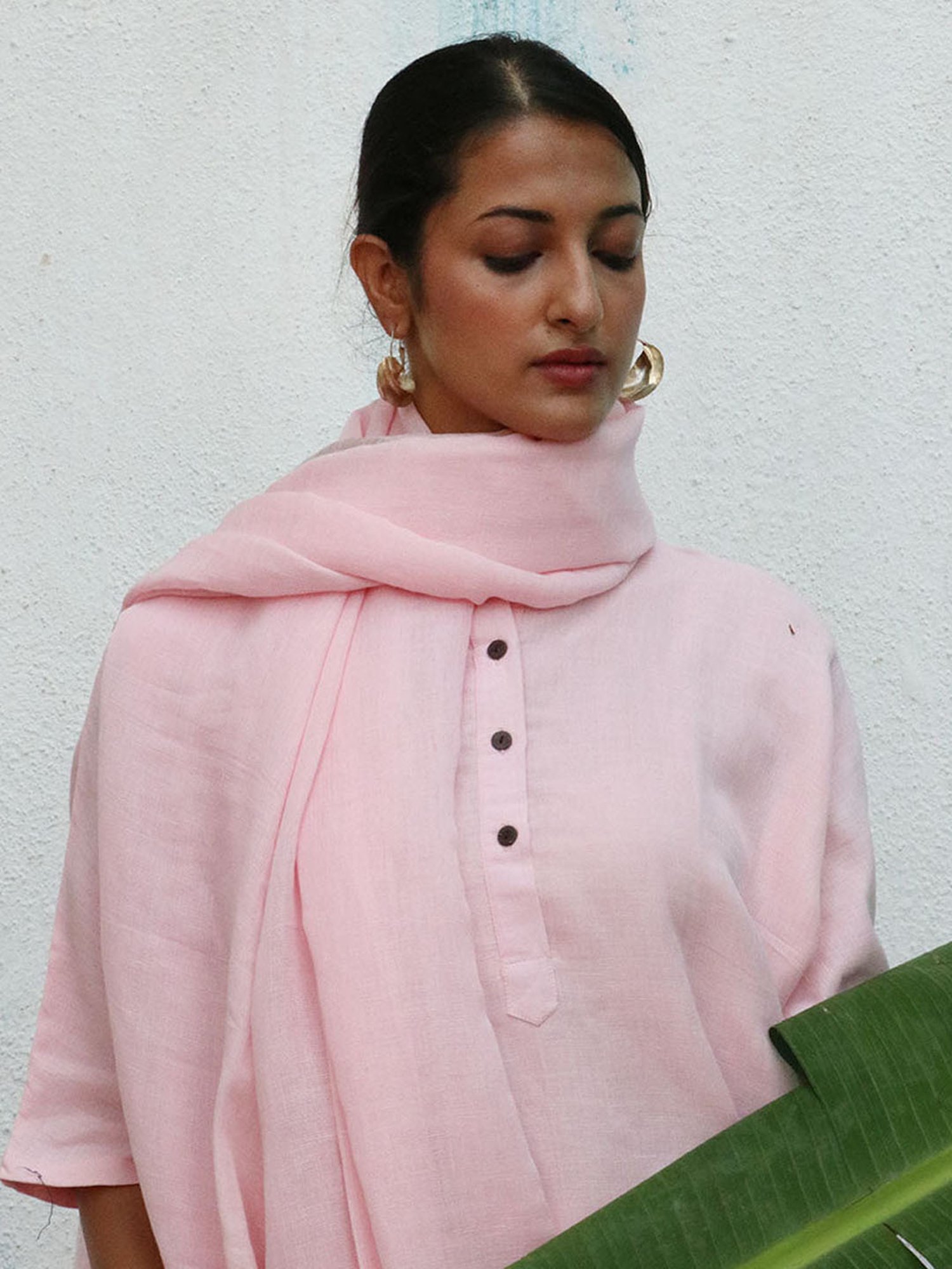 Chidiyaa Pink Breathe Ivy Handwoven Linen Dupatta