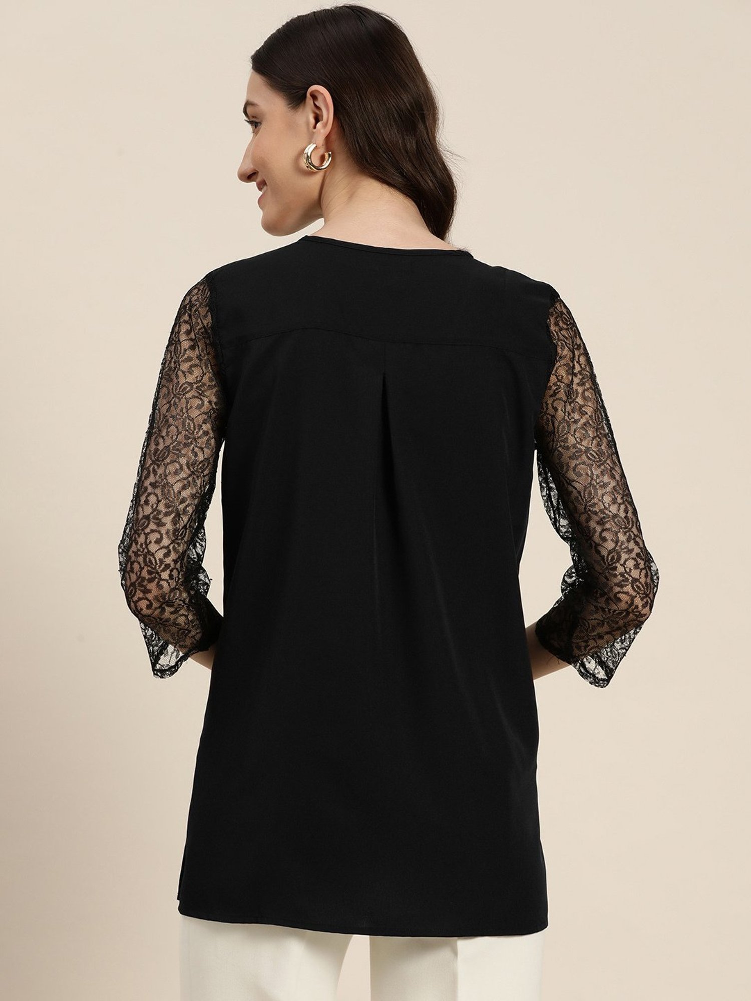 Qurvii Black Top