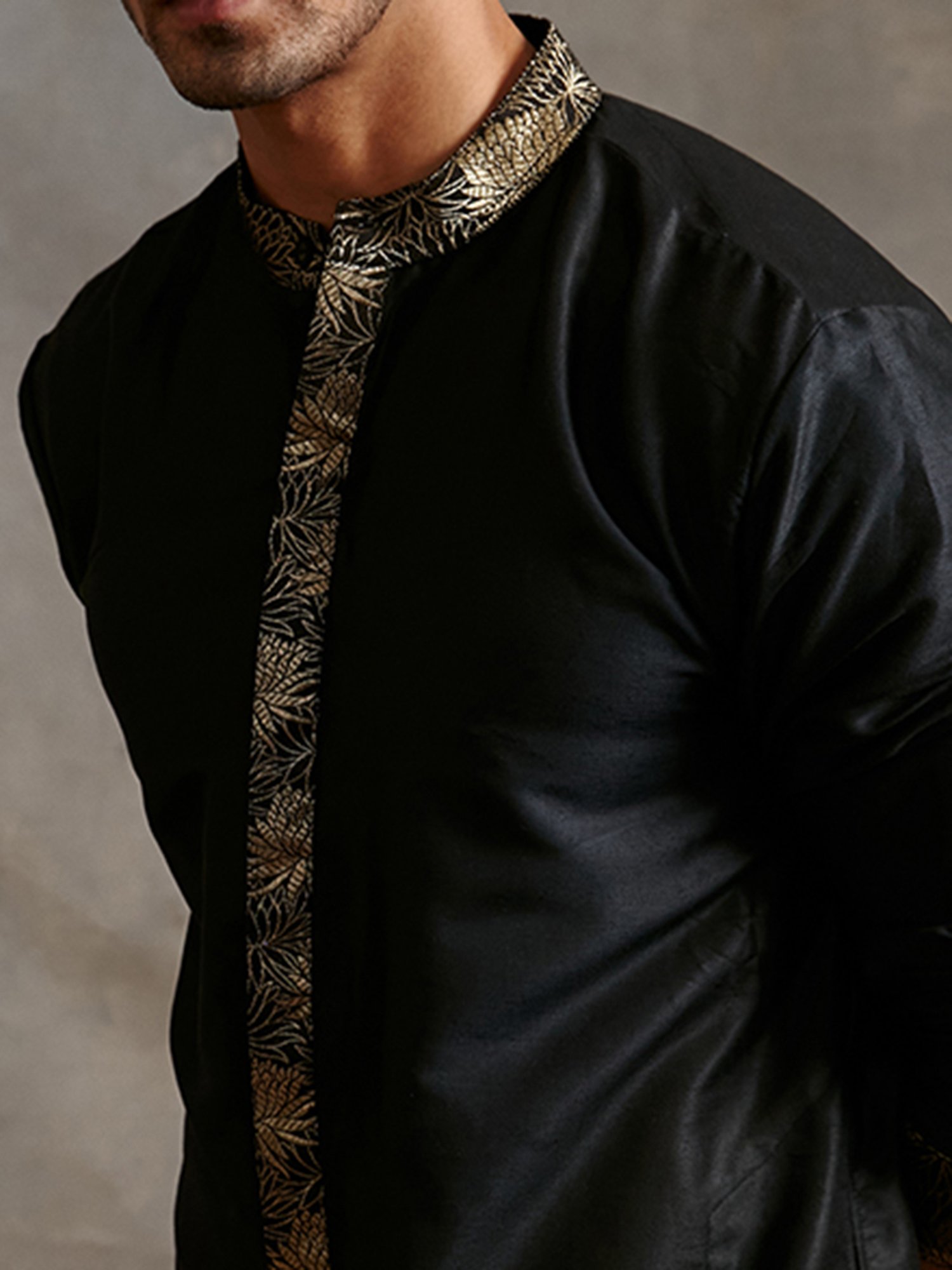 Abhishti Black Regular Fit Banarasi Zari Detail Buttoned Down Kurta