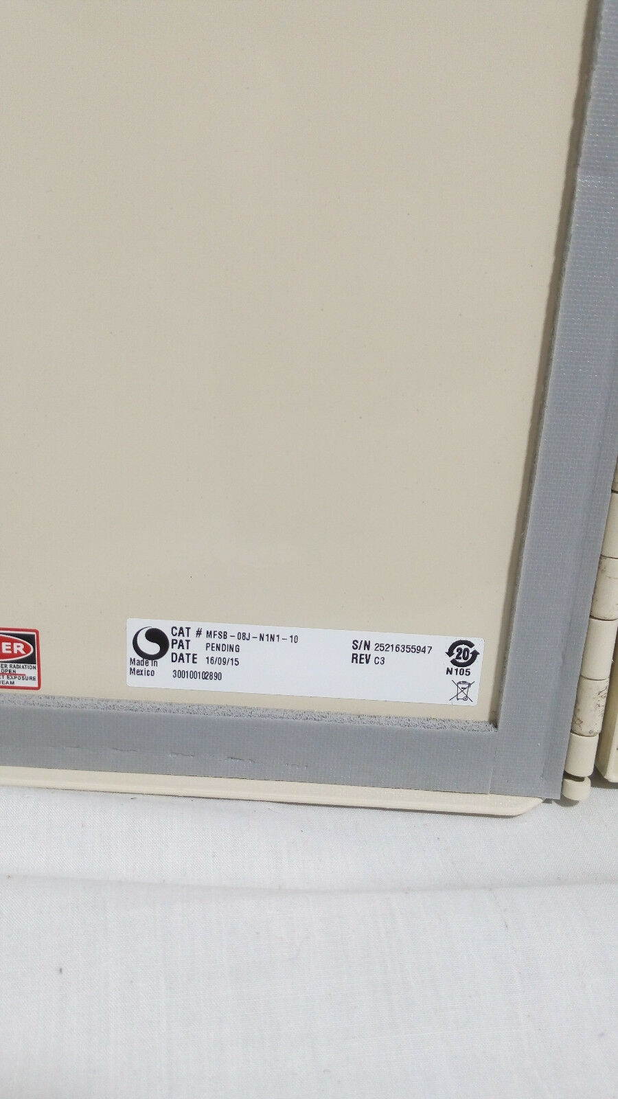 Te Connectivity Cat # MFSB-08J-N1N1-10 Fiber Wall Box Distribution Unit