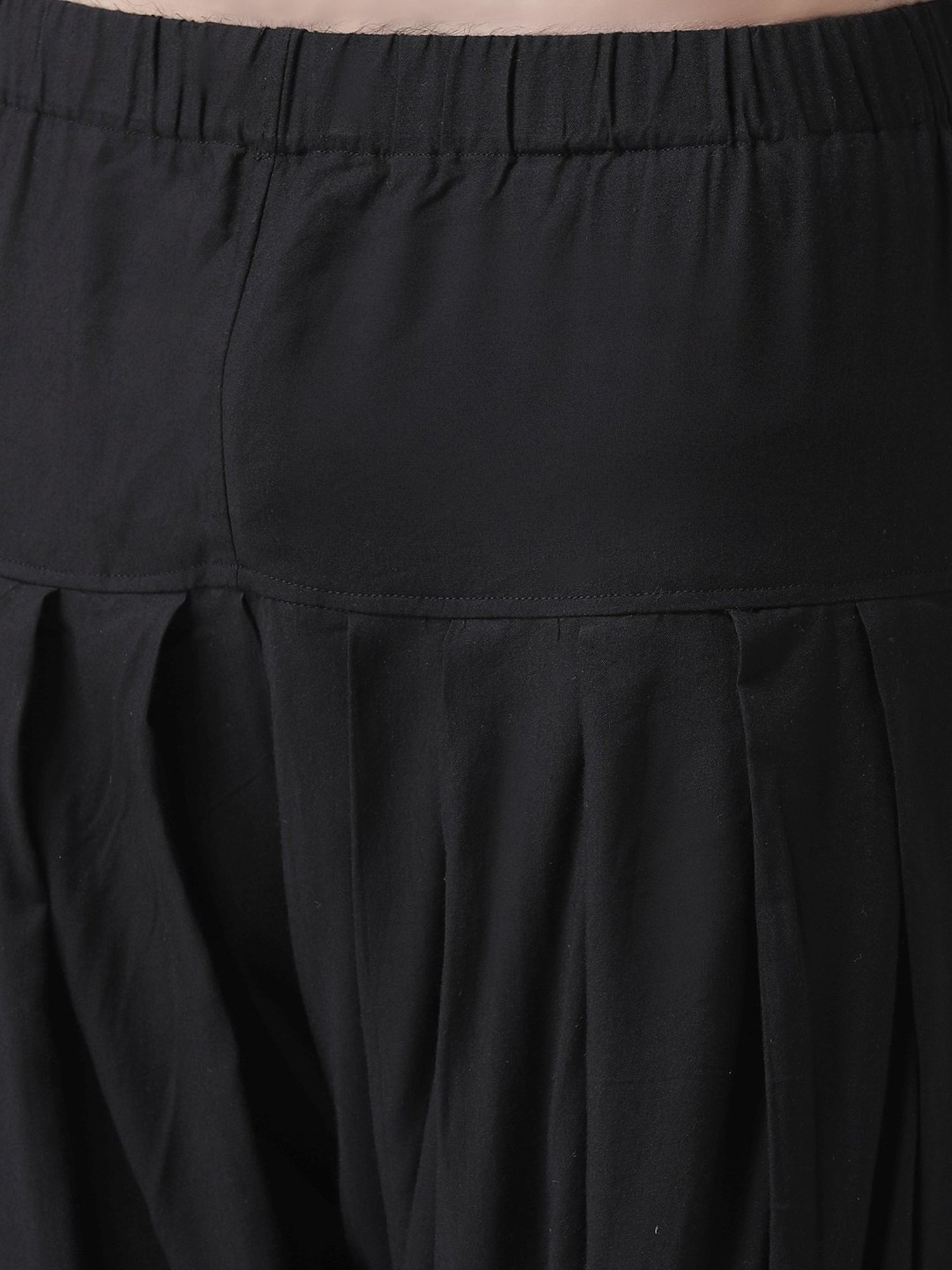 Kisah Black Regular Fit Striped Kurta Bottom Set