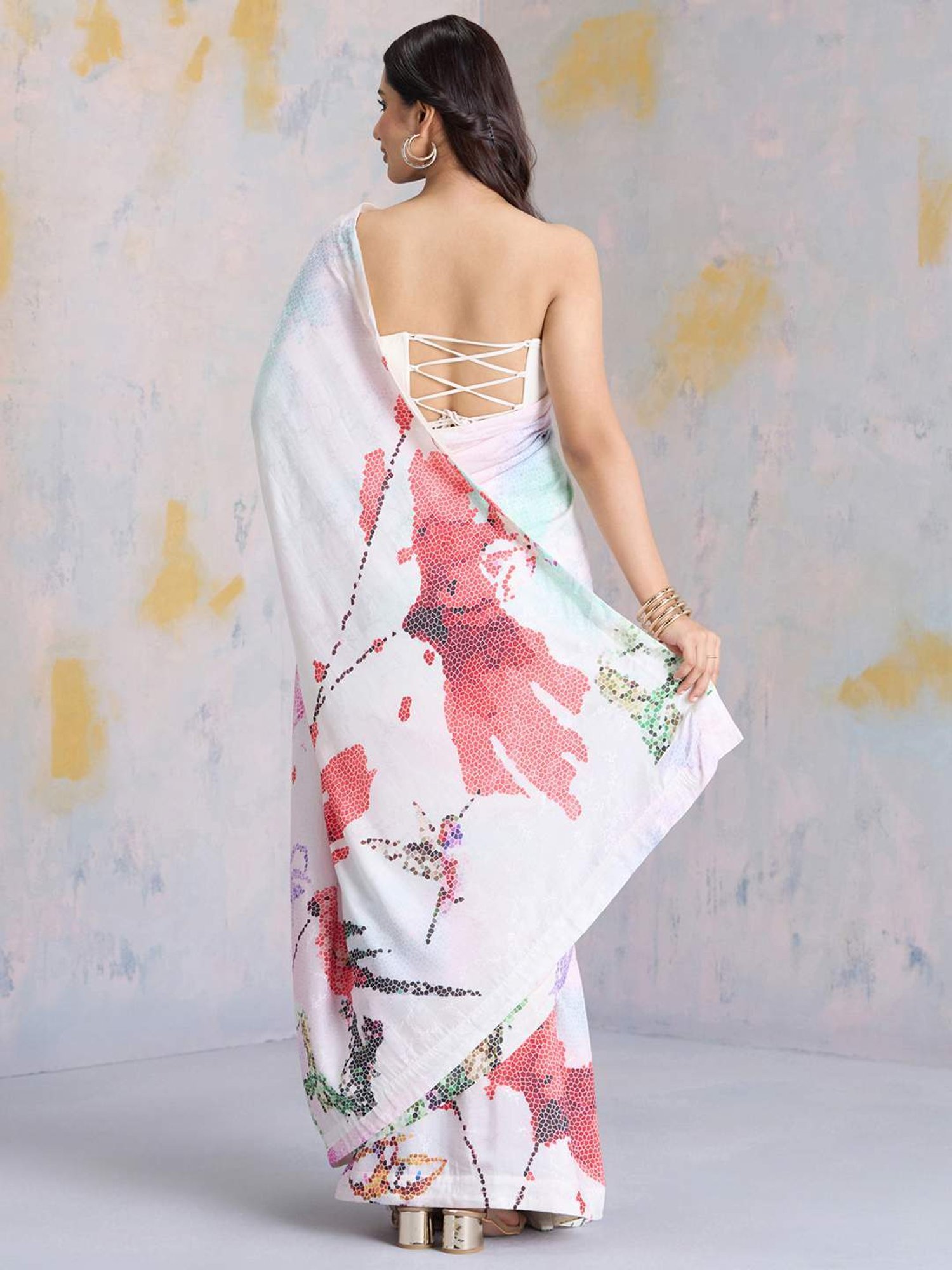 navyasa by liva White & Red Printed Saree With Unstitched Blouse