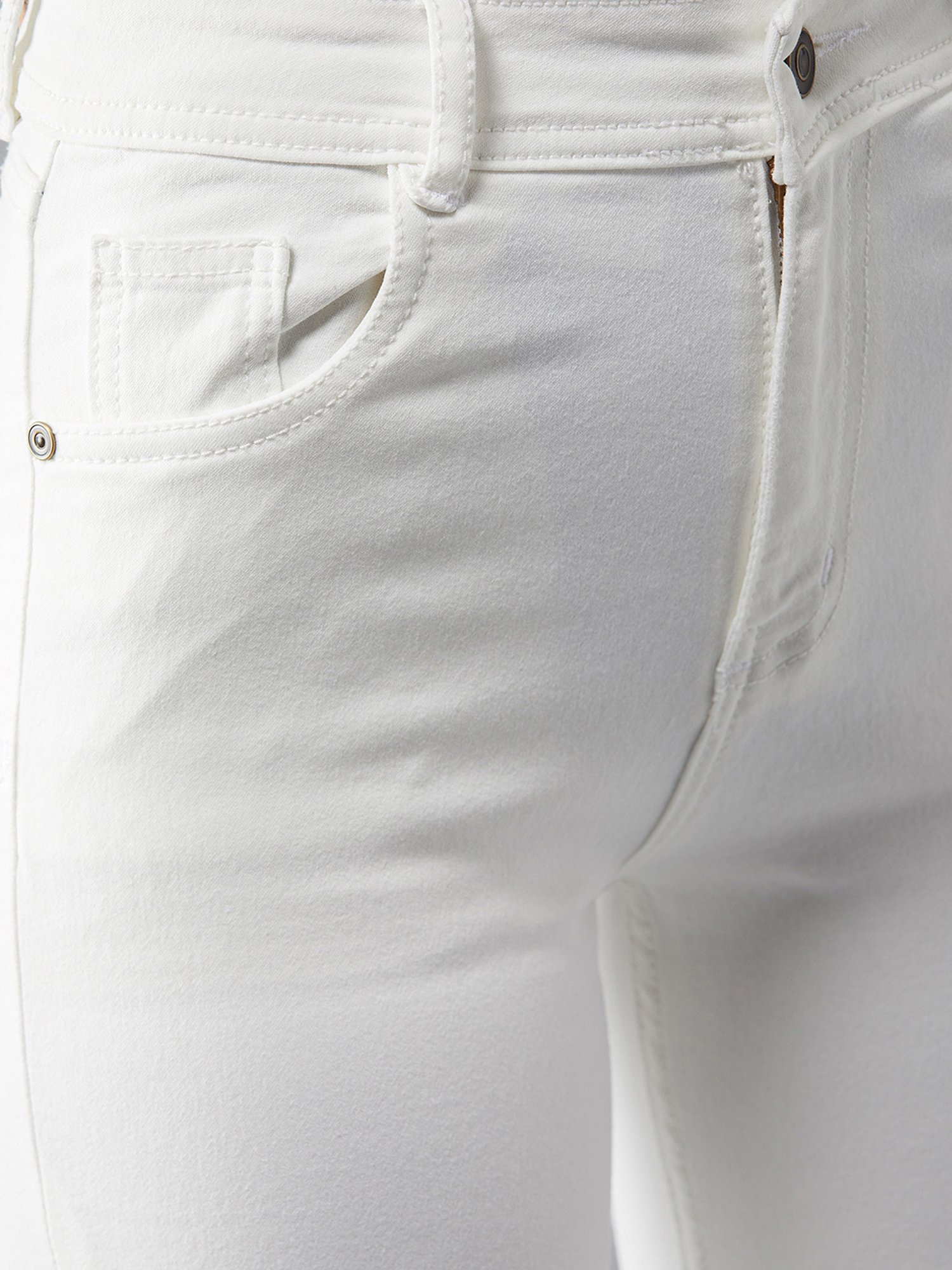 DOLCE CRUDO White Denim Skinny Fit High Rise Jeans