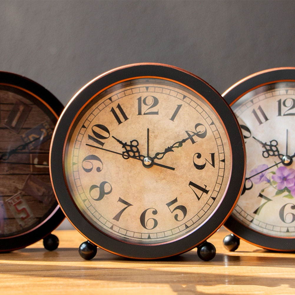Retro Desktop Clock Household Alarm Clock Mute Bedside Clock for Daily Use