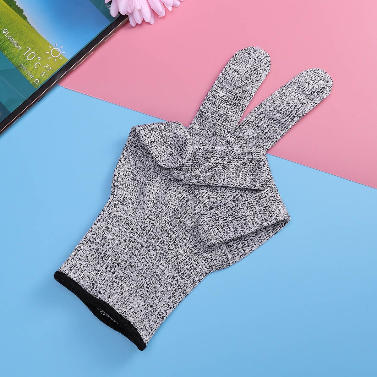 1Pair Cut Resistant Gloves High Performance Level 5 Protection Kitchen Glove for Hand Safety While Cutting Cooking Doing Yard Work Size M(White and Gray)