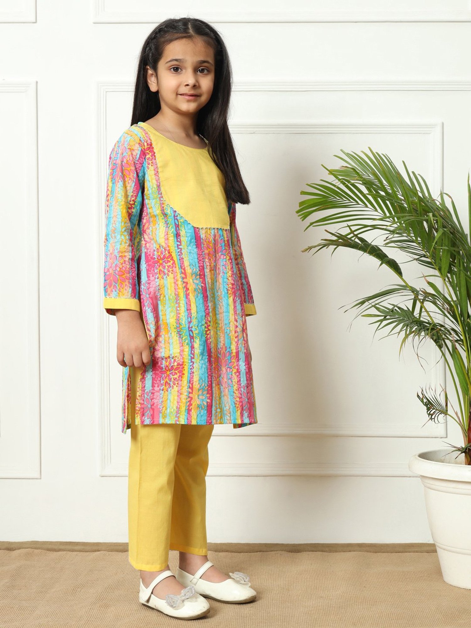 READIPRINT FASHIONS Kids Yellow & Blue Printed Kurti with Pants