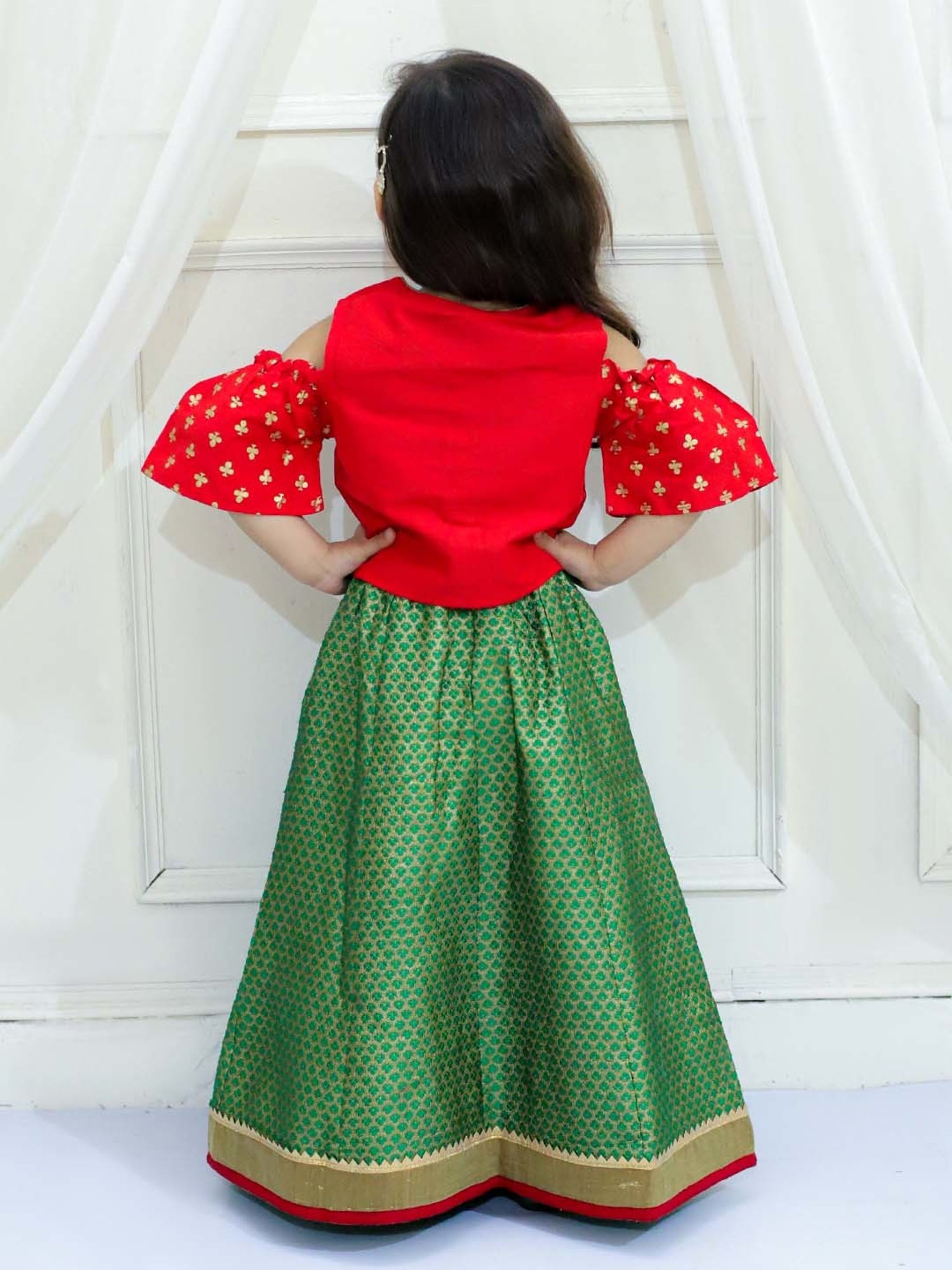 TWISHA Kids Red & Green Printed Top Set