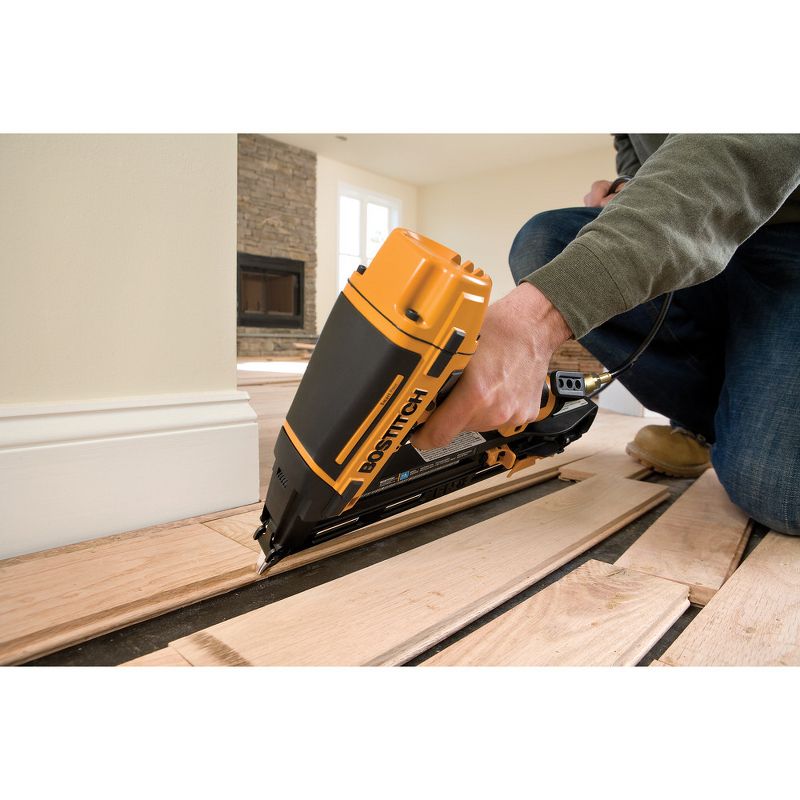 Bostitch BTFP72156-R Smart Point 15-Gauge FN Style Angle Finish Nailer Kit