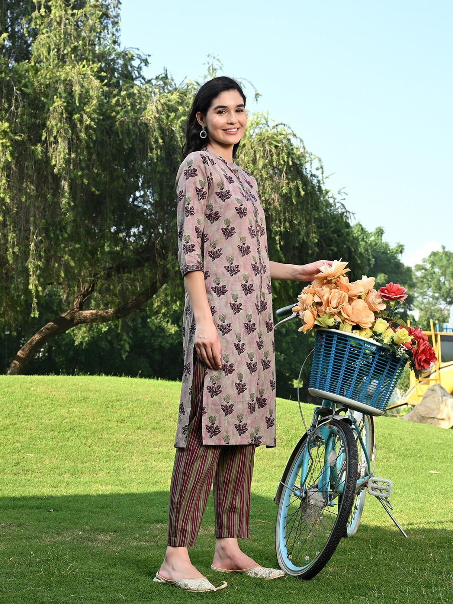 DECKEDUP Multicolor Floral Print Kurta With Pants