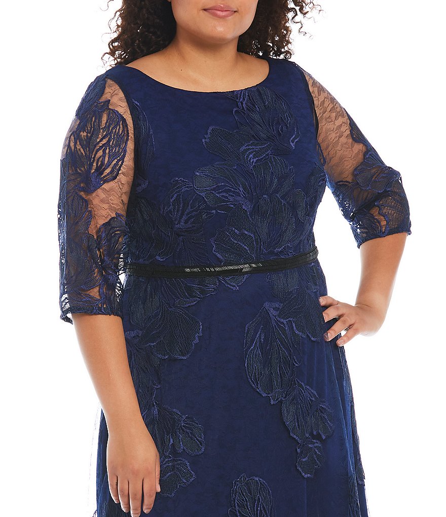 Le Bos Plus Size 3/4 Sleeve Lace Scoop Neck A-Line Gown