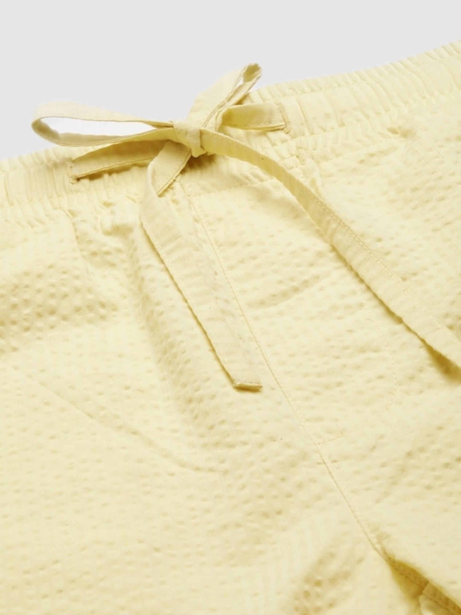 Bene Kleed Cream Regular Fit Shorts