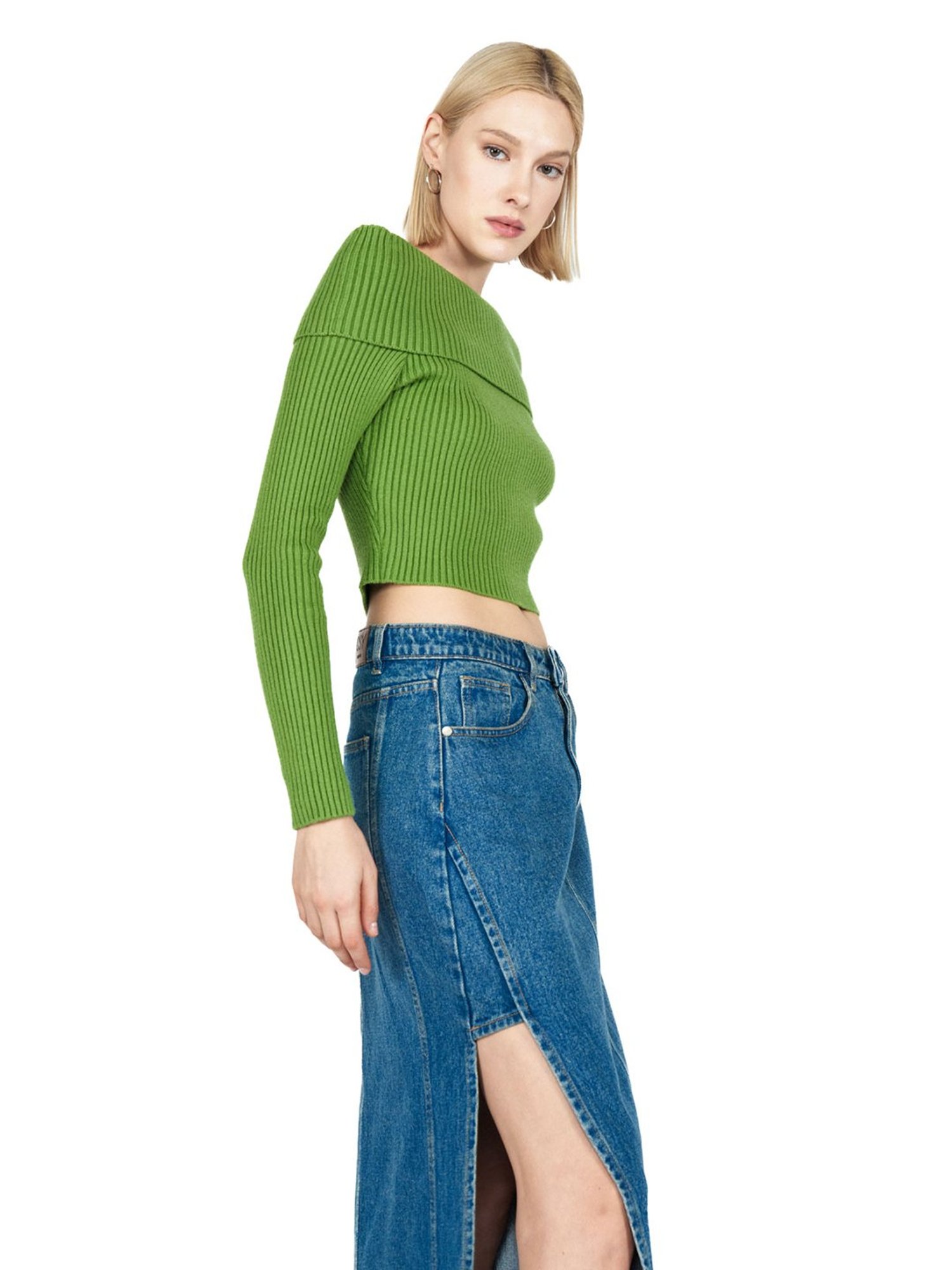 Cover Story Green Regular Fit Pullover