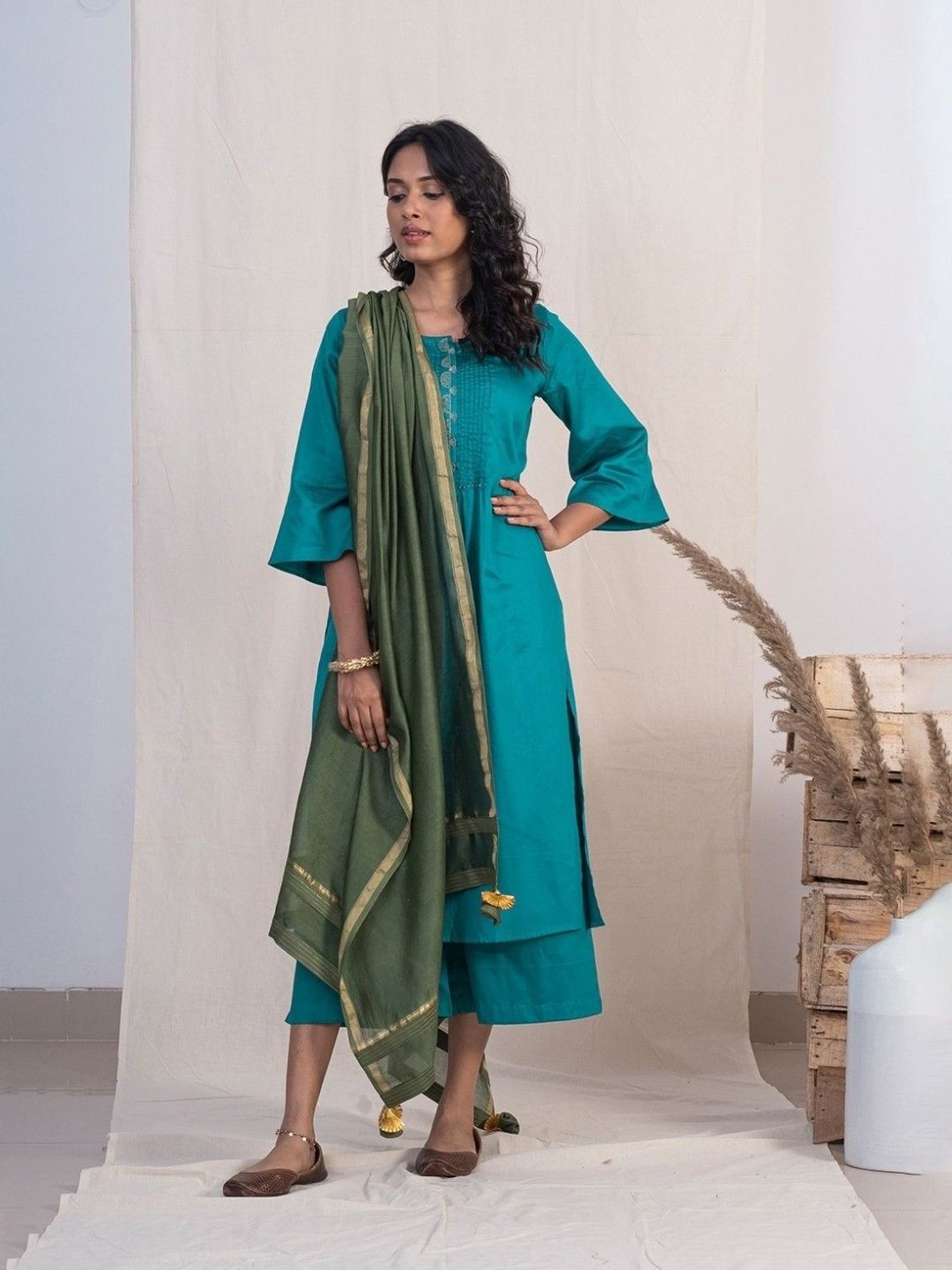 Akiso Jashn Blue Round Neck With Pintucks Set With Plazzo And Green Dupatta
