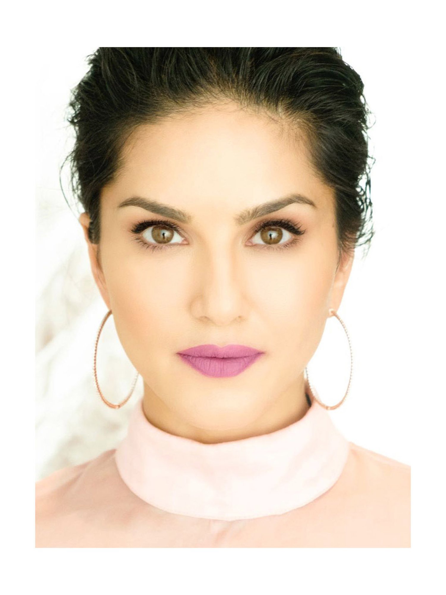 StarStruck By Sunny Leone Purple Taffy Intense Matte Lip Color - 4.2 gm