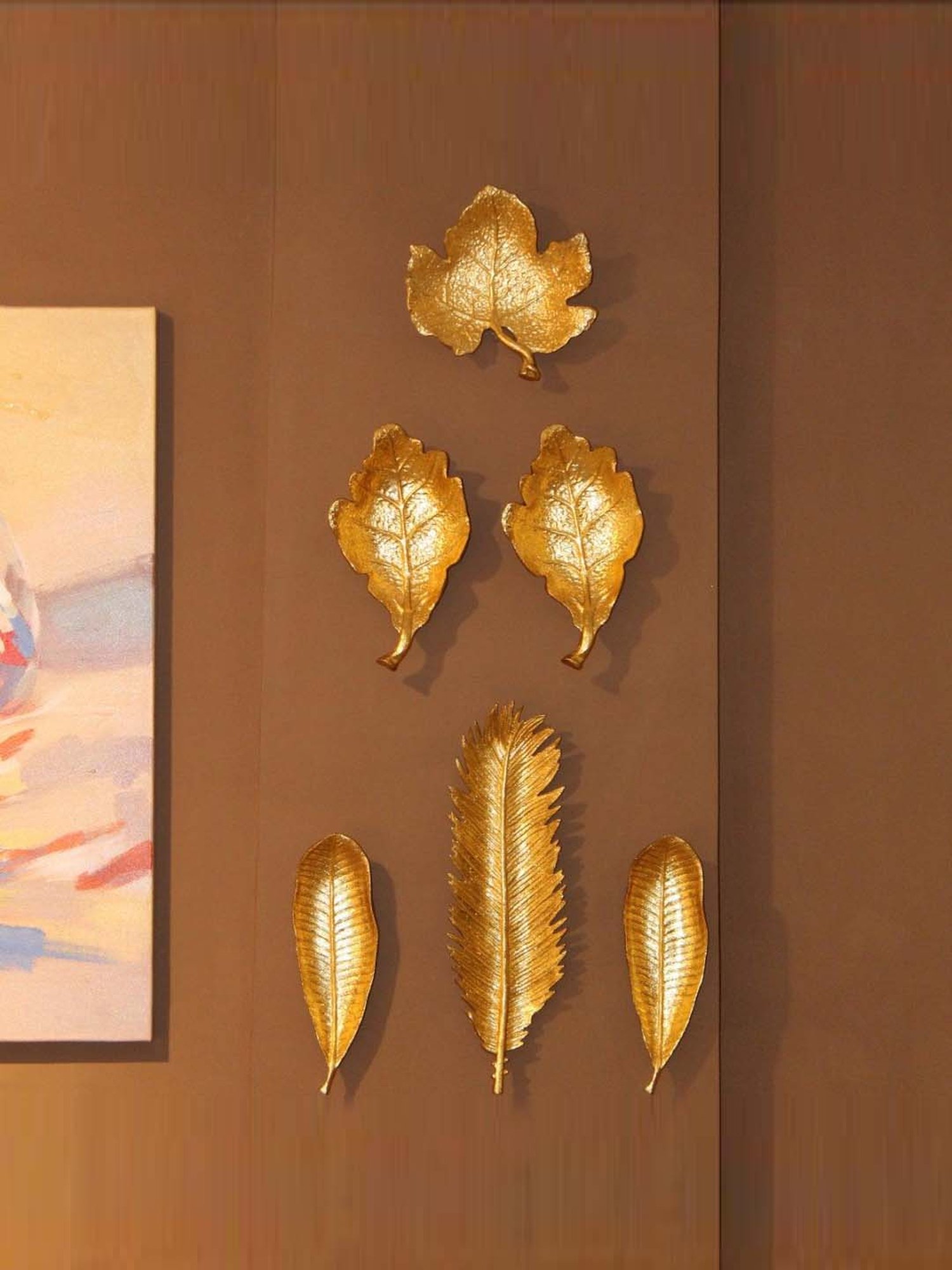 Home4U Golden Polyresin 15 cm Leaf Wall Art - Set of 1