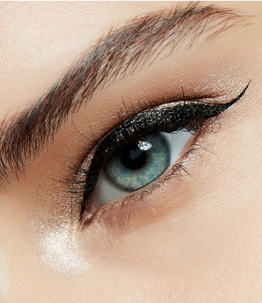 MAC Dazzleshadow Extreme Eyeshadow