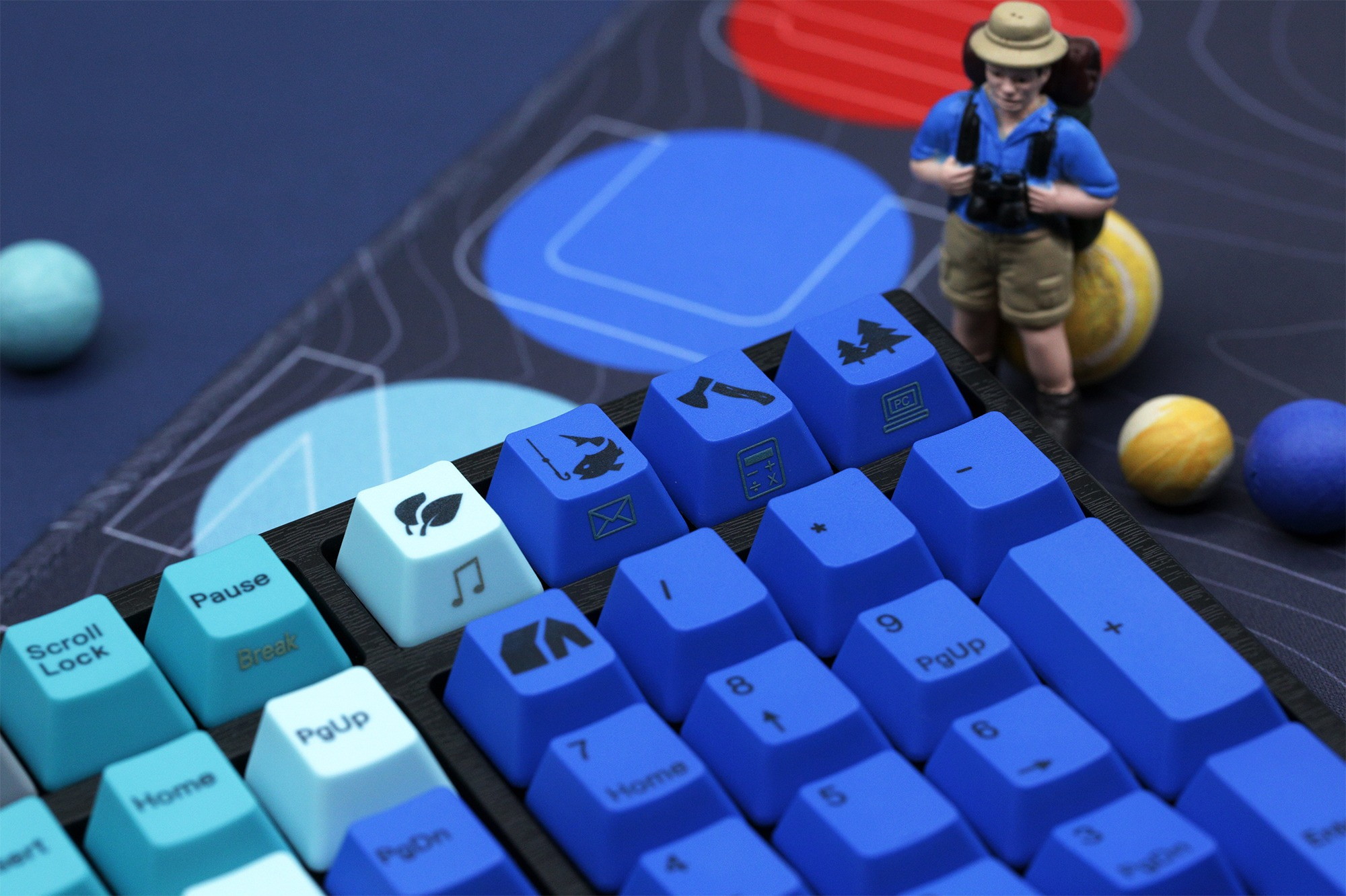 2, 60% Wired/Wireless Mechanical Keyboard (Kailh Box Brown Switch/White Case) - Full Keys Programmable - True RGB Backlit - Tap Arrow Keys - Double Shot PBT Keycaps - NKRO - 1900mAh Battery