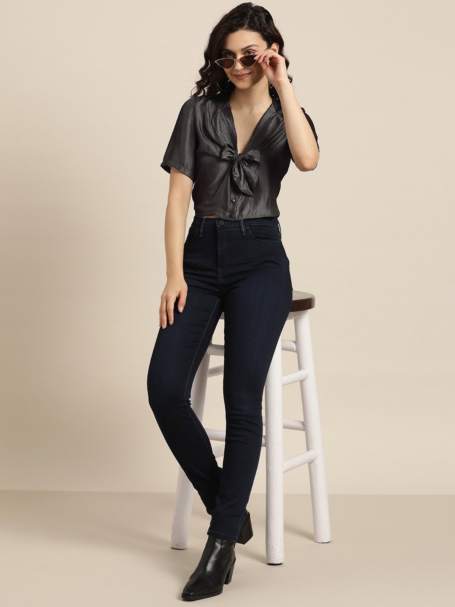 Qurvii Dark Grey Silk Crop Top