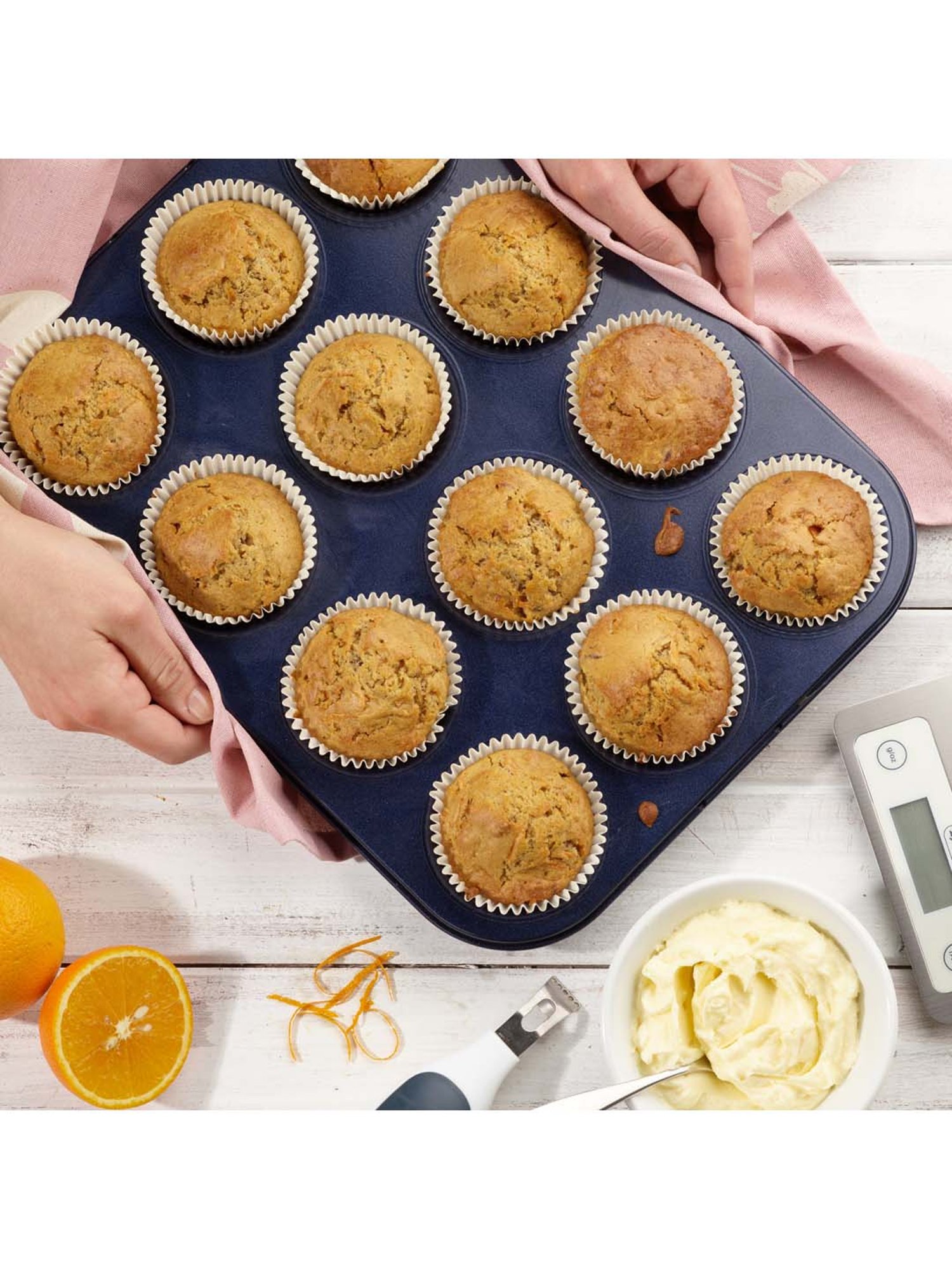 Zyliss Black Carbon Steel 351 cm Non-Stick 12-In-1 Muffin Pan